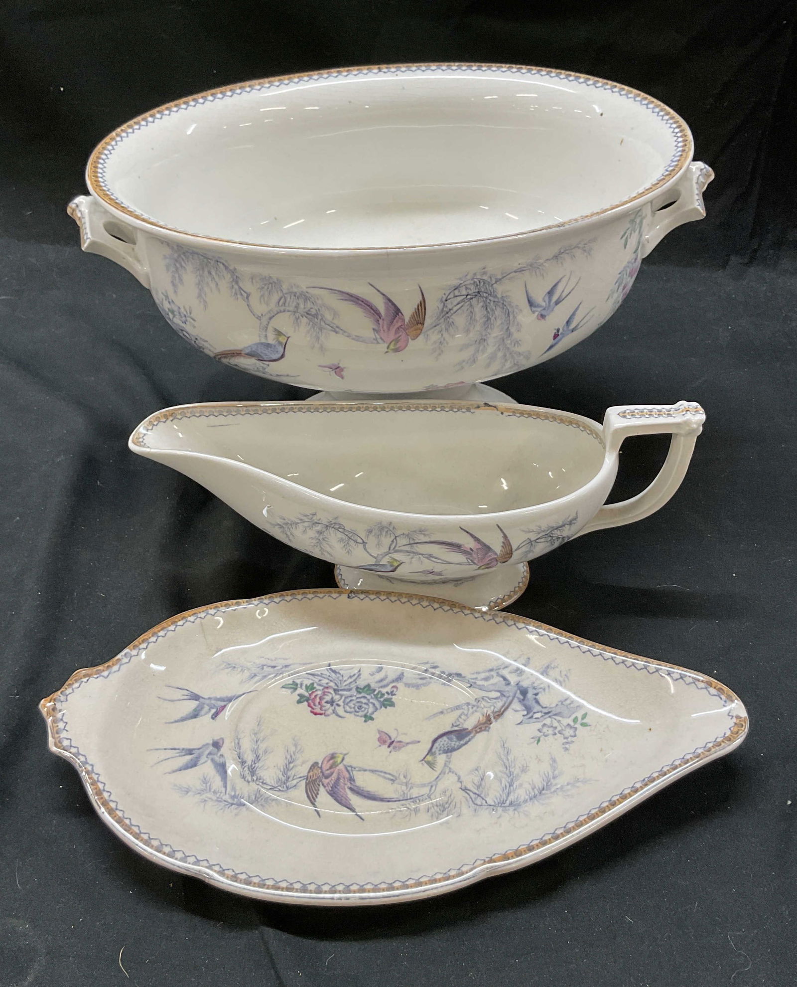 Set 3 Thomas Elsmore & Son Serving Dishes England: Set 3 Thomas Elsmore & Son serving dishes. Set includes oval basin, serving dish, gravy boat. Parisian Granite pattern with birds and florals. Signed on underside. Made in England. Basin measures 7 x