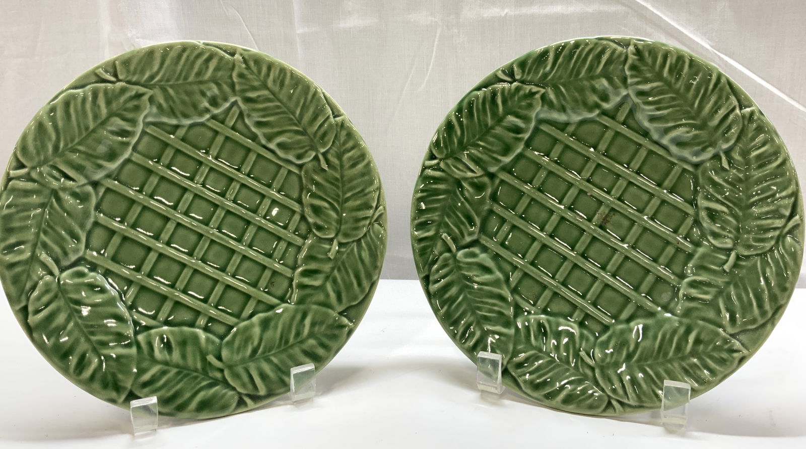 Pr BORDALLO PINHEIRO Cabbage Leaf Plates PORTUGAL (1 of 7)