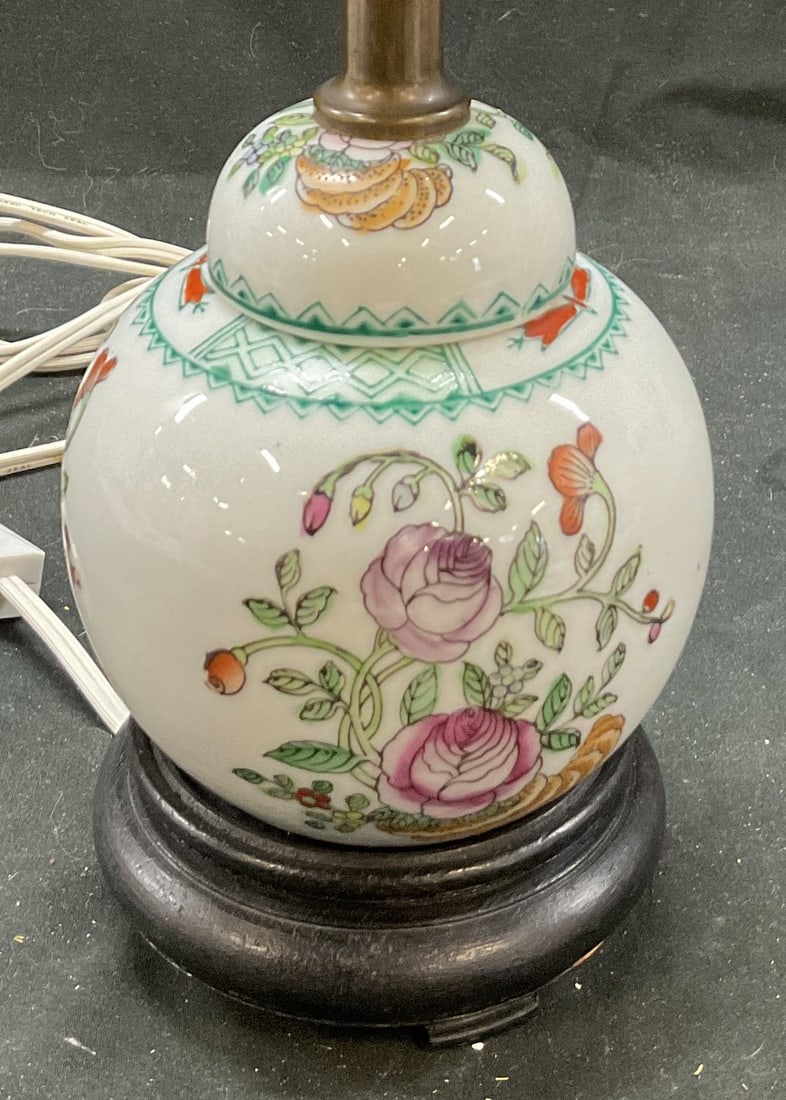 Vtg Hand painted Floral Ceramic Wood Lamp (1 of 6)