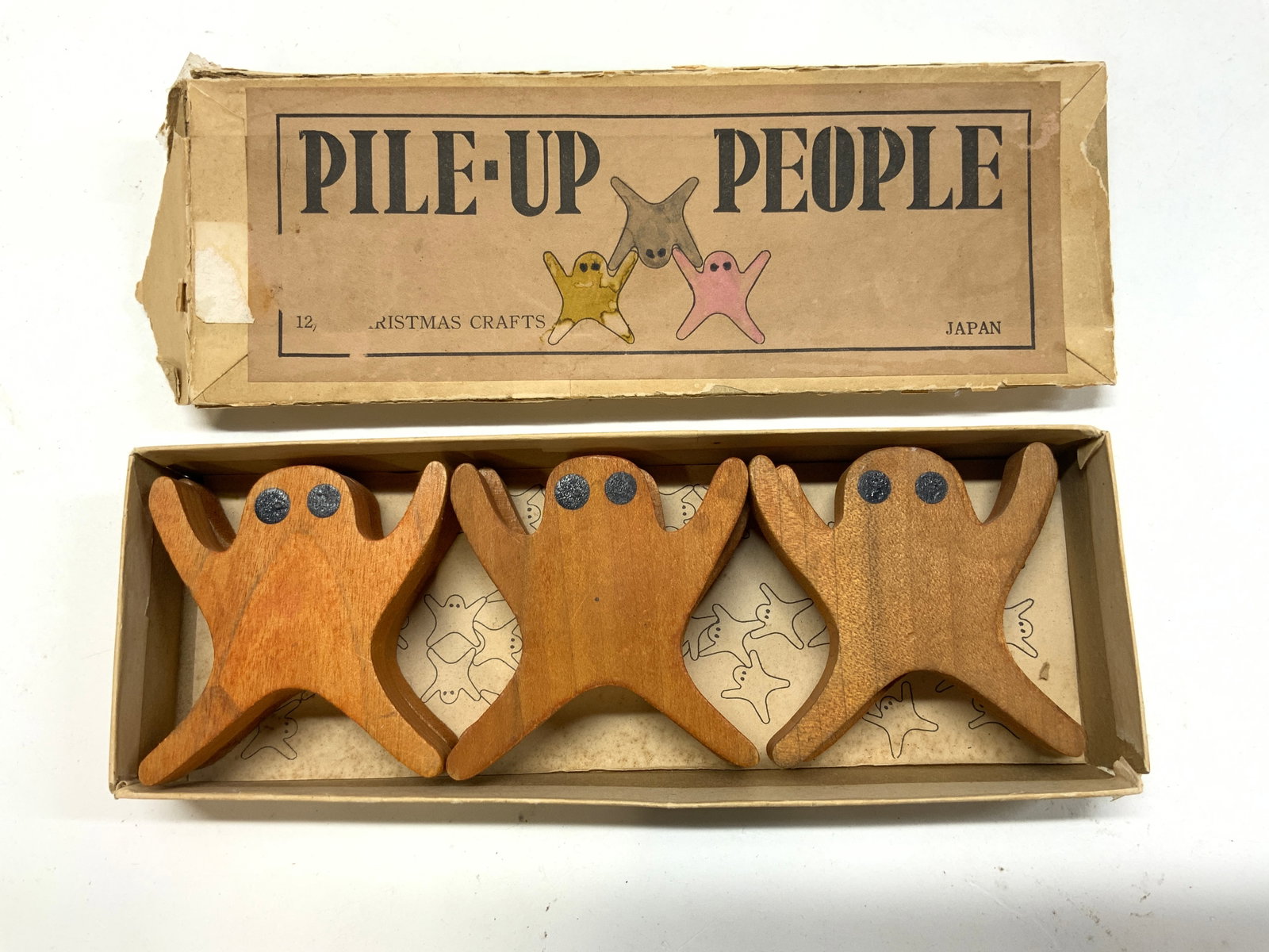 Vntg Pile-Up People Christmas Crafts W Box JAPAN: Vntg Pile-Up People Christmas Crafts W Box JAPAN Wooden toys made in JAPAN. They appear to be toys that can be stacked or nested. Signed & marked. Surface wear consistent to age, use & exposure. Measu