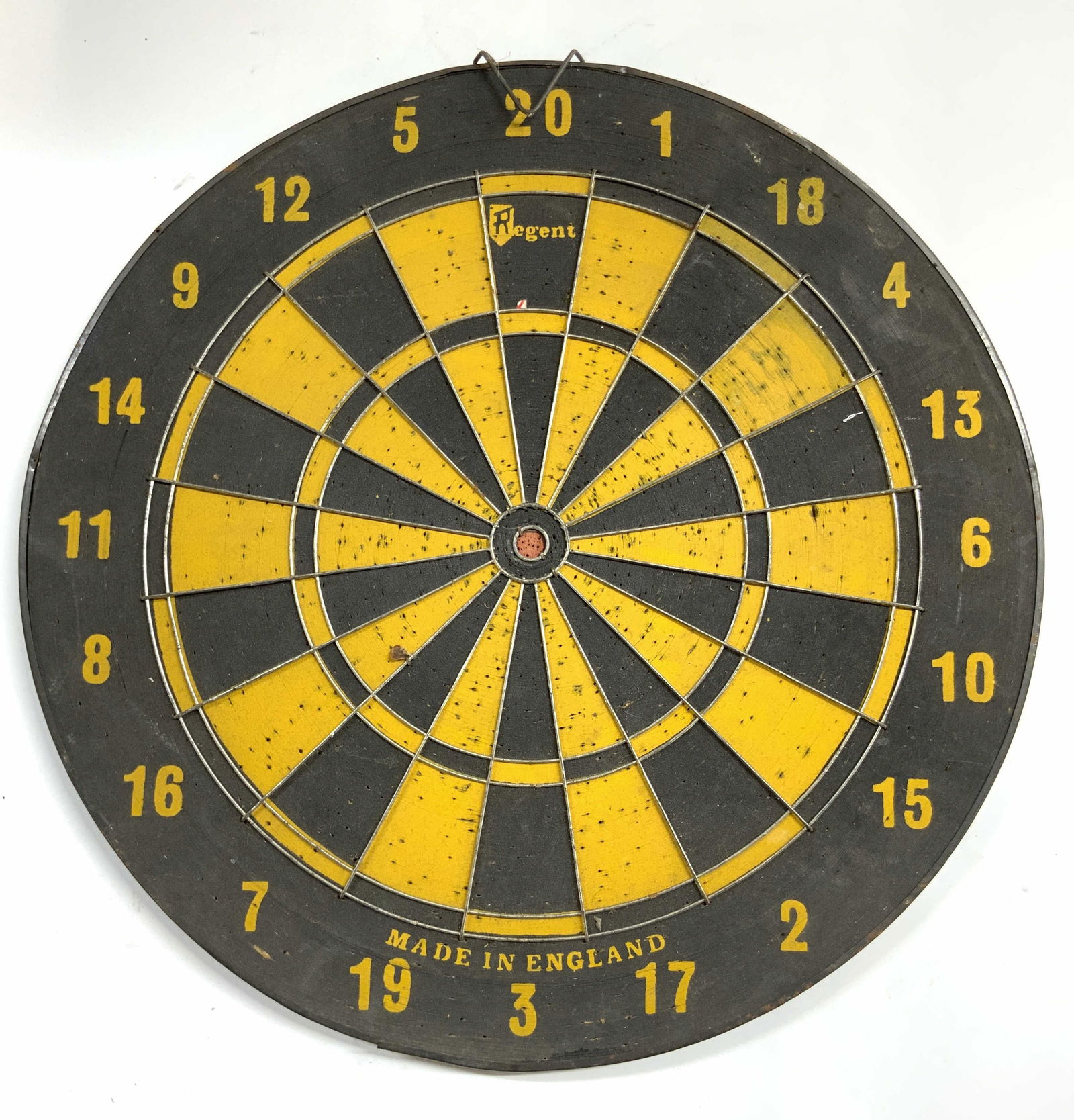 REGENT Vintage Dartboard Blk & Yellow ENGLAND (1 of 8)