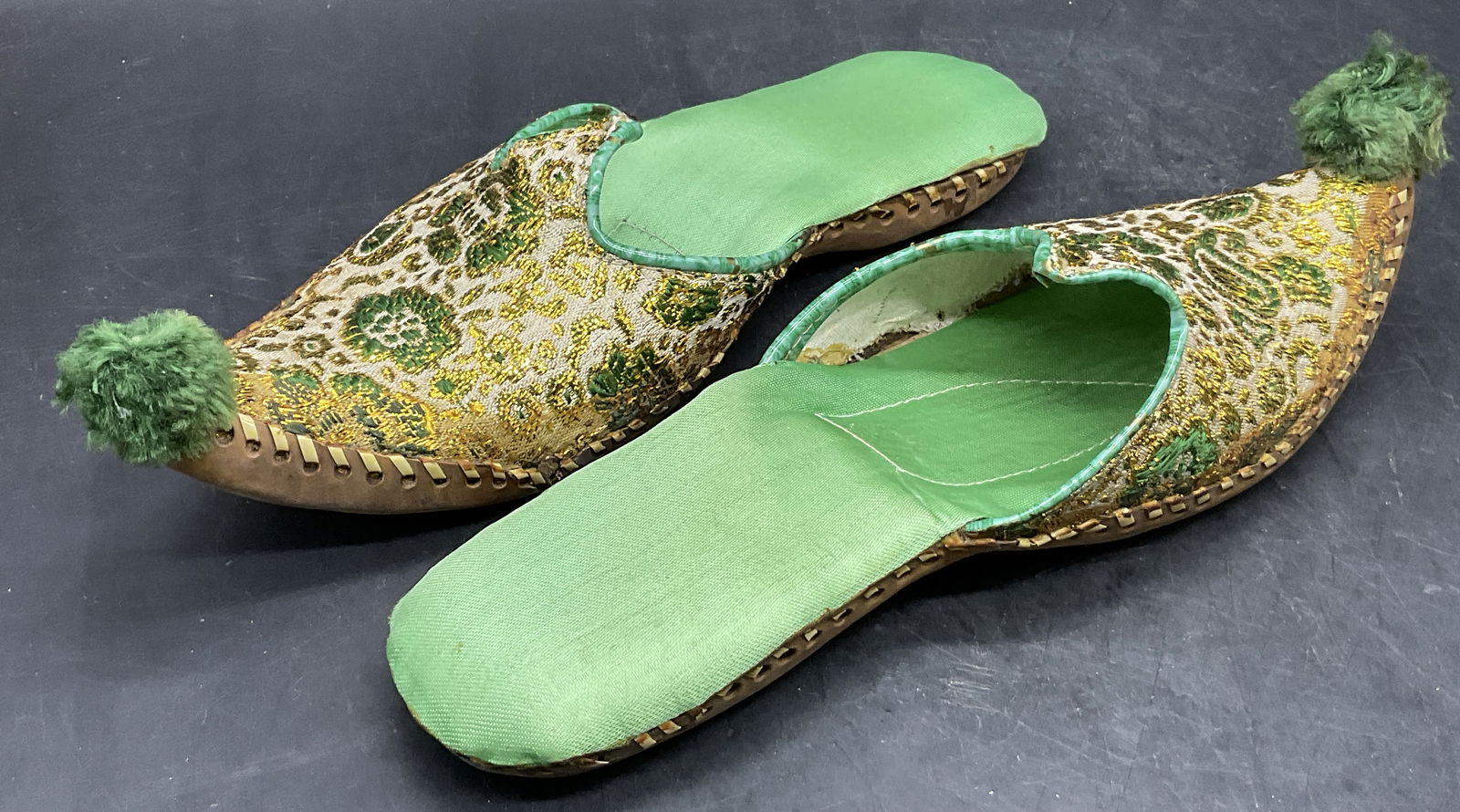 Vintage Middle Eastern Style Pointed Shoes (1 of 7)