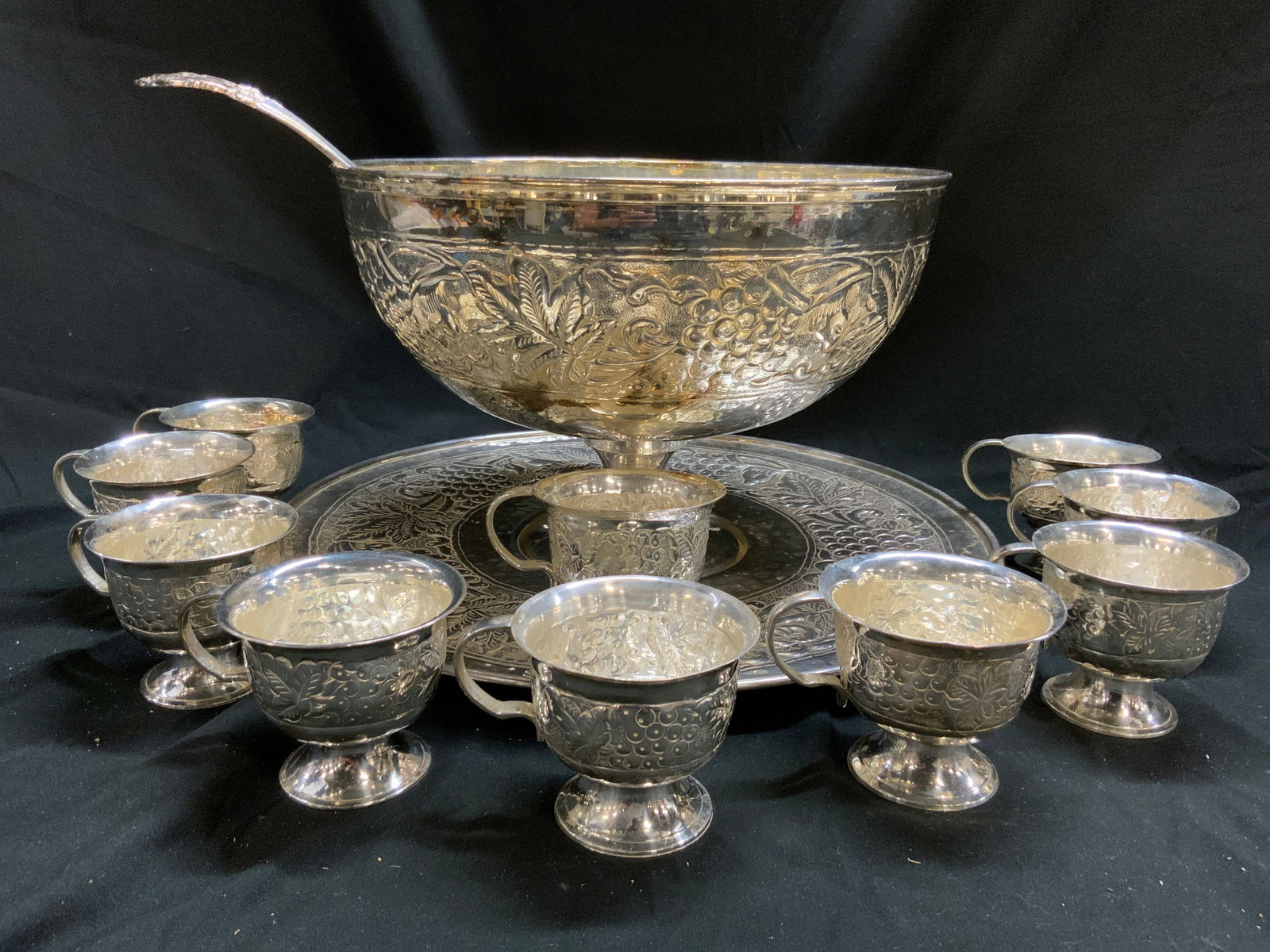 INTL SILVER CO Set 14 Silver Plt Punch Bowl & Cups (1 of 8)