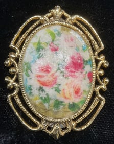 Vintage Gold Tone Flower Brooch Pendant