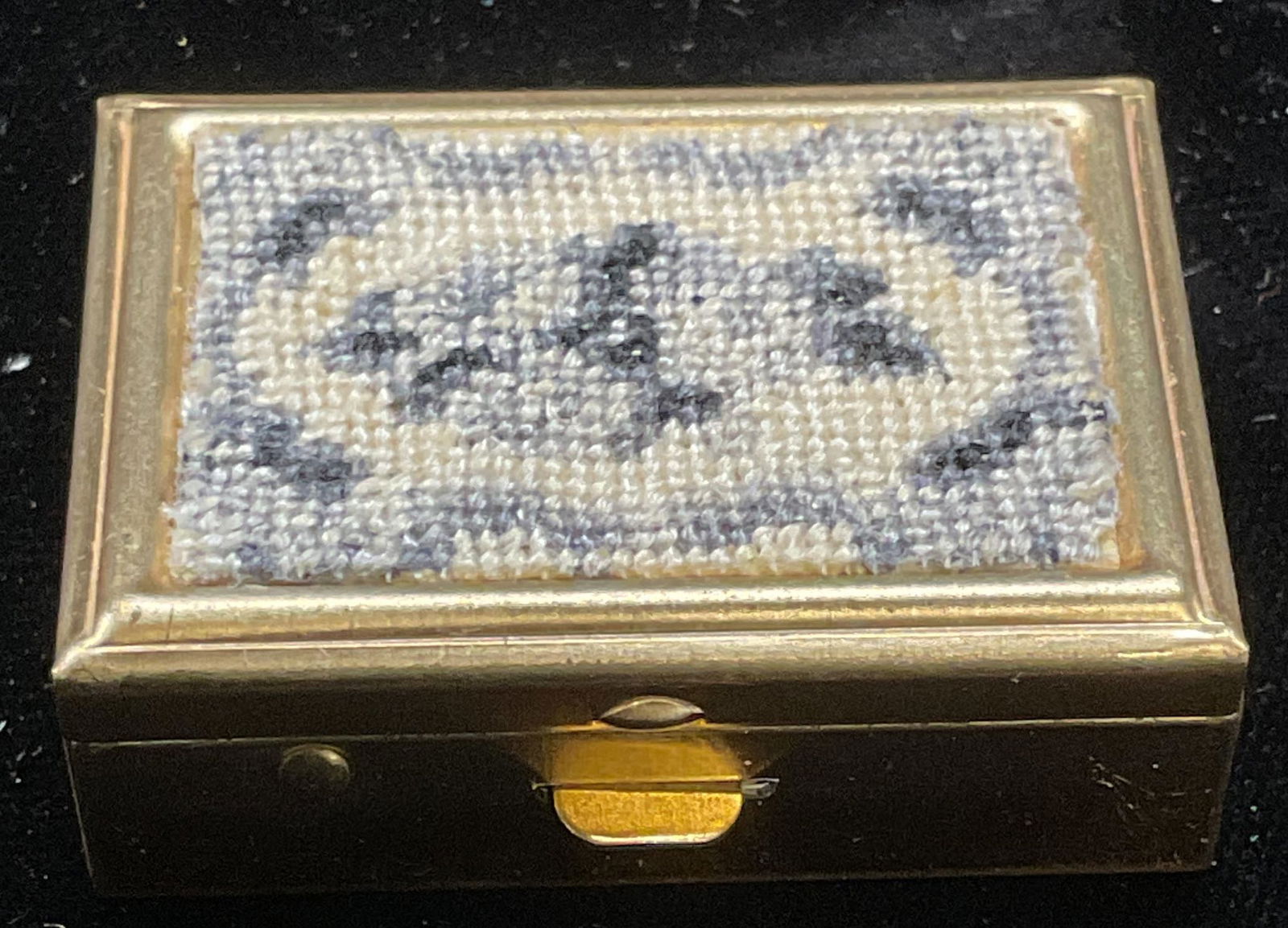 Vtg Schildkraut Petitpoint Contact Lens Case (1 of 7)