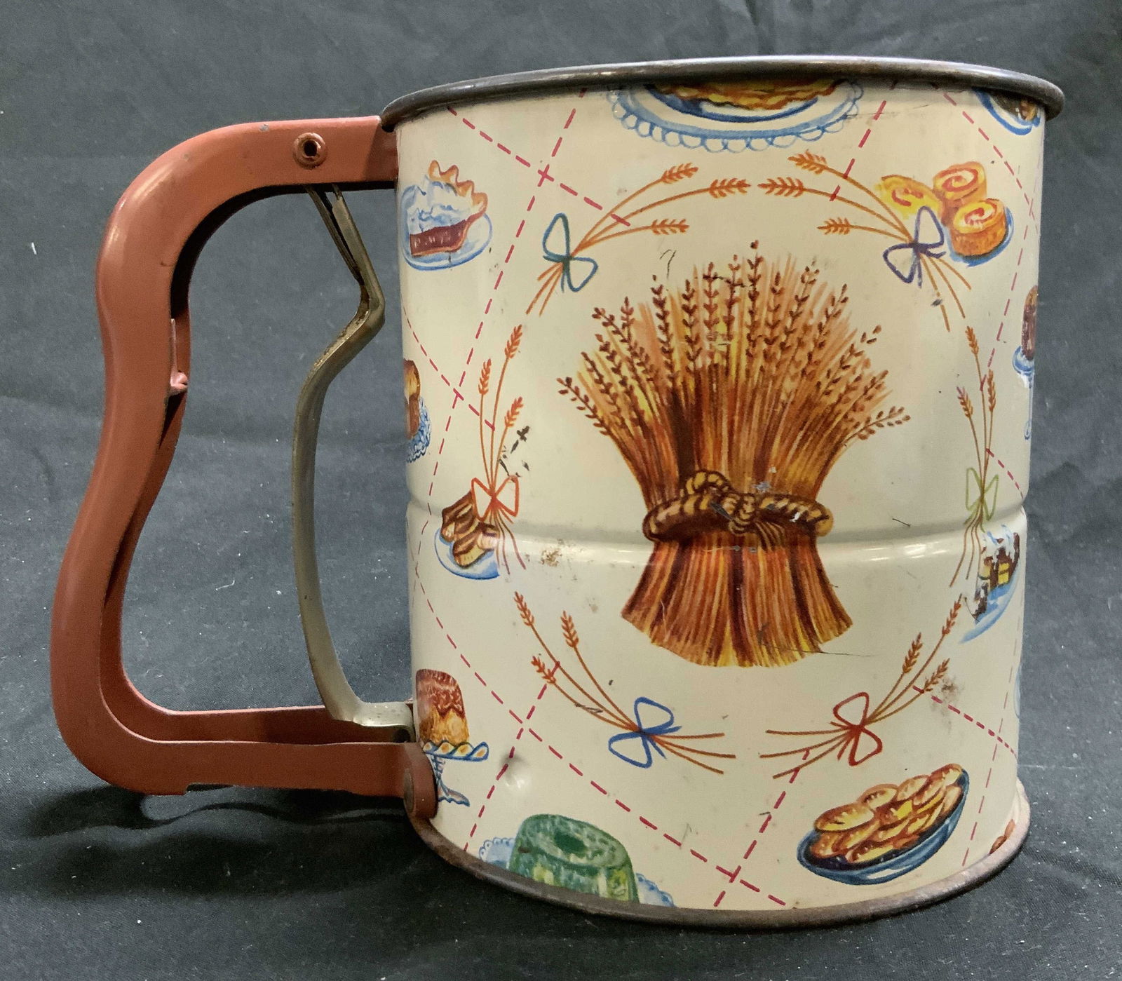 ANDROCK 3 Screen Vntg Metal Flour Sifter (1 of 8)