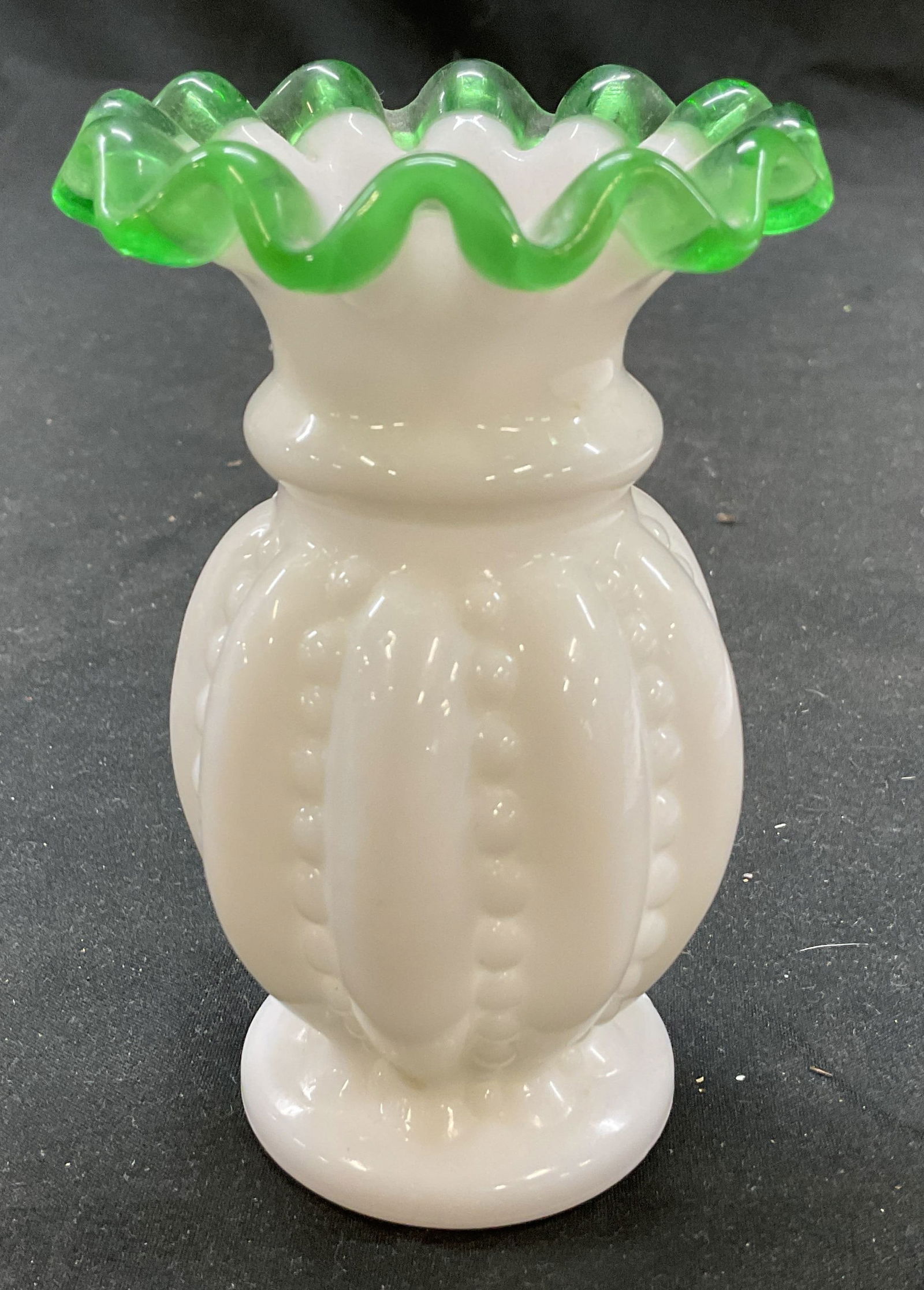 Vtg Fenton Green Emerald Crest Beaded Melon Vase (1 of 6)