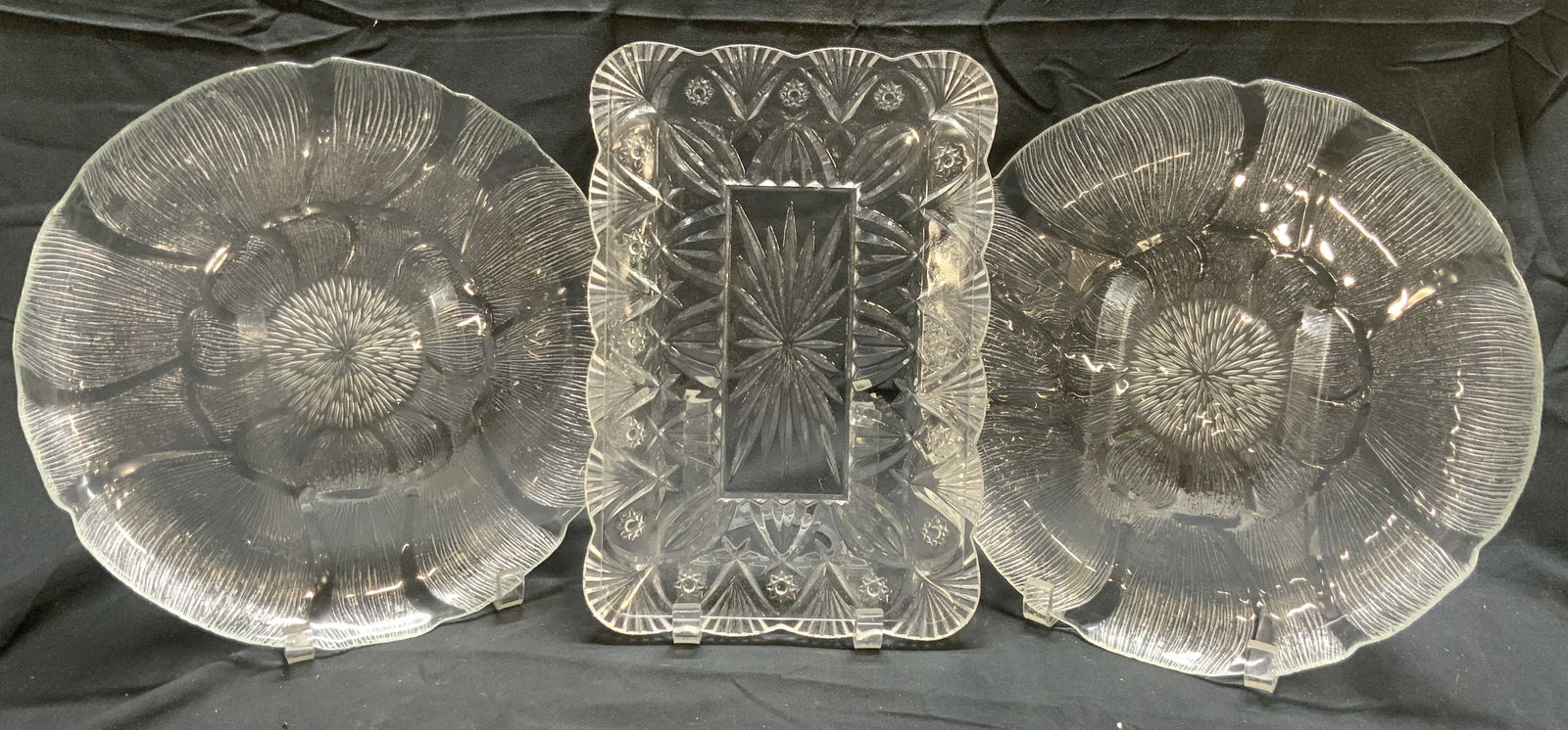 Lot 3 Floral & Other Art Glass Plates (1 of 6)