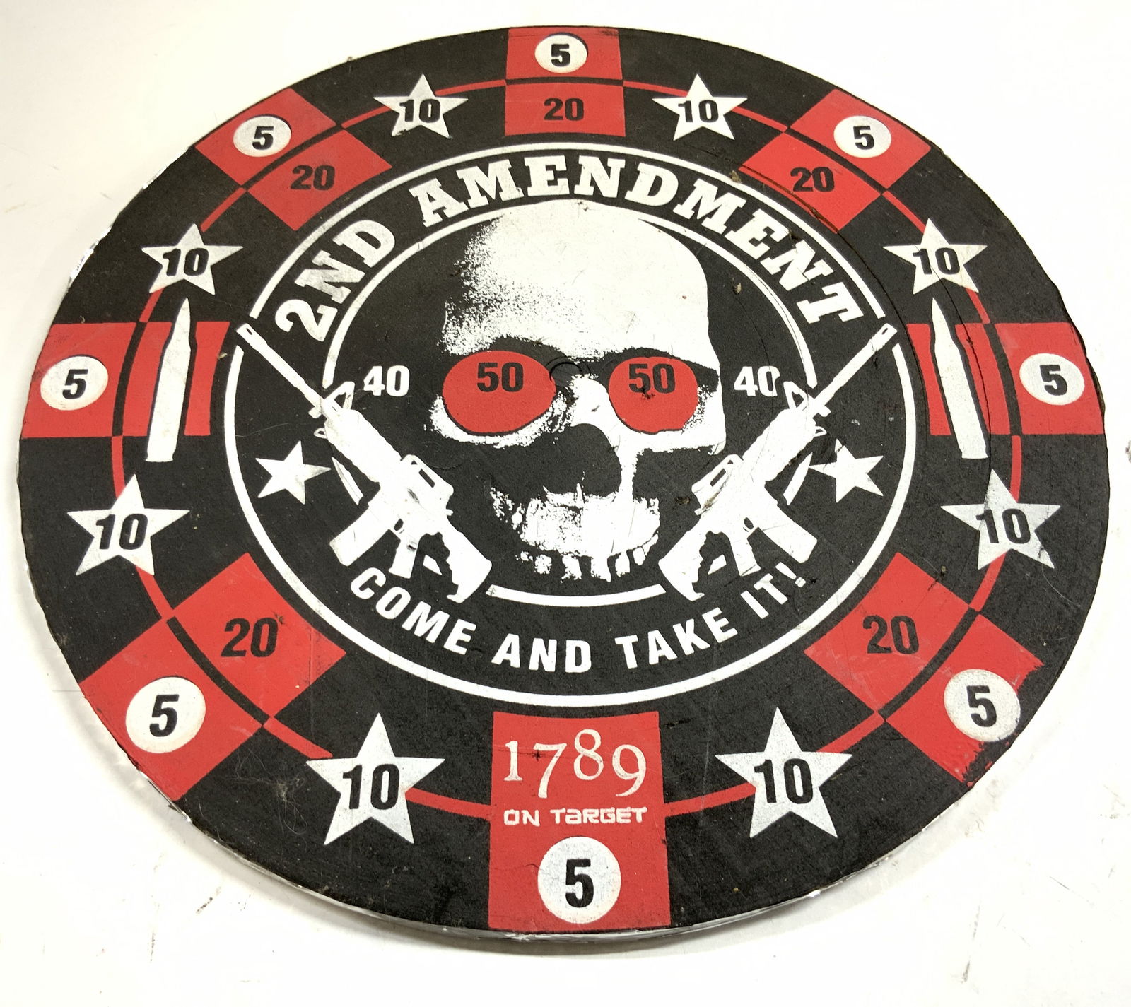 1789 On Target Dart Board W Skull (1 of 7)