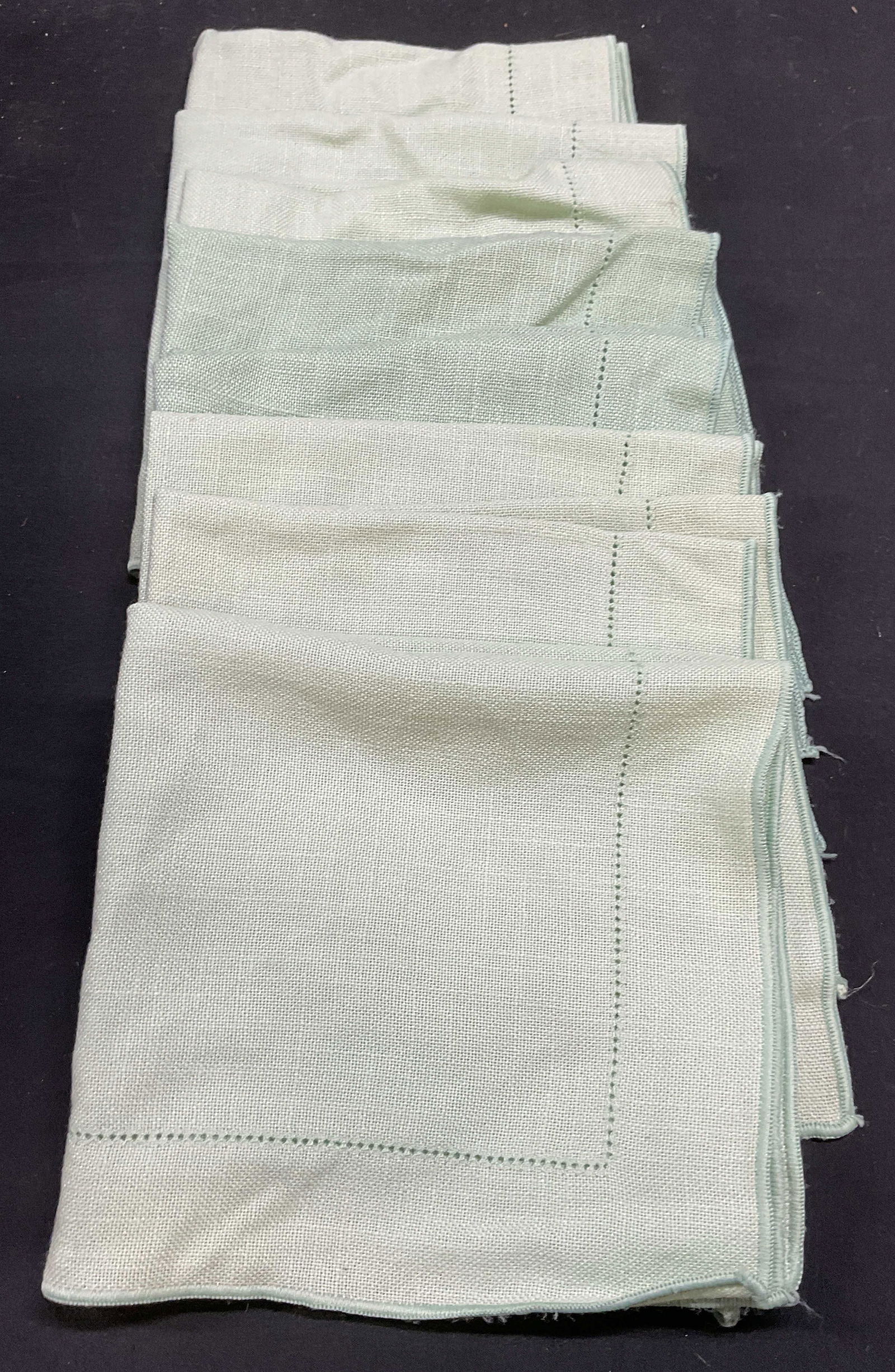 Set 8 Vintage Solid Green Dinner Napkins (1 of 6)