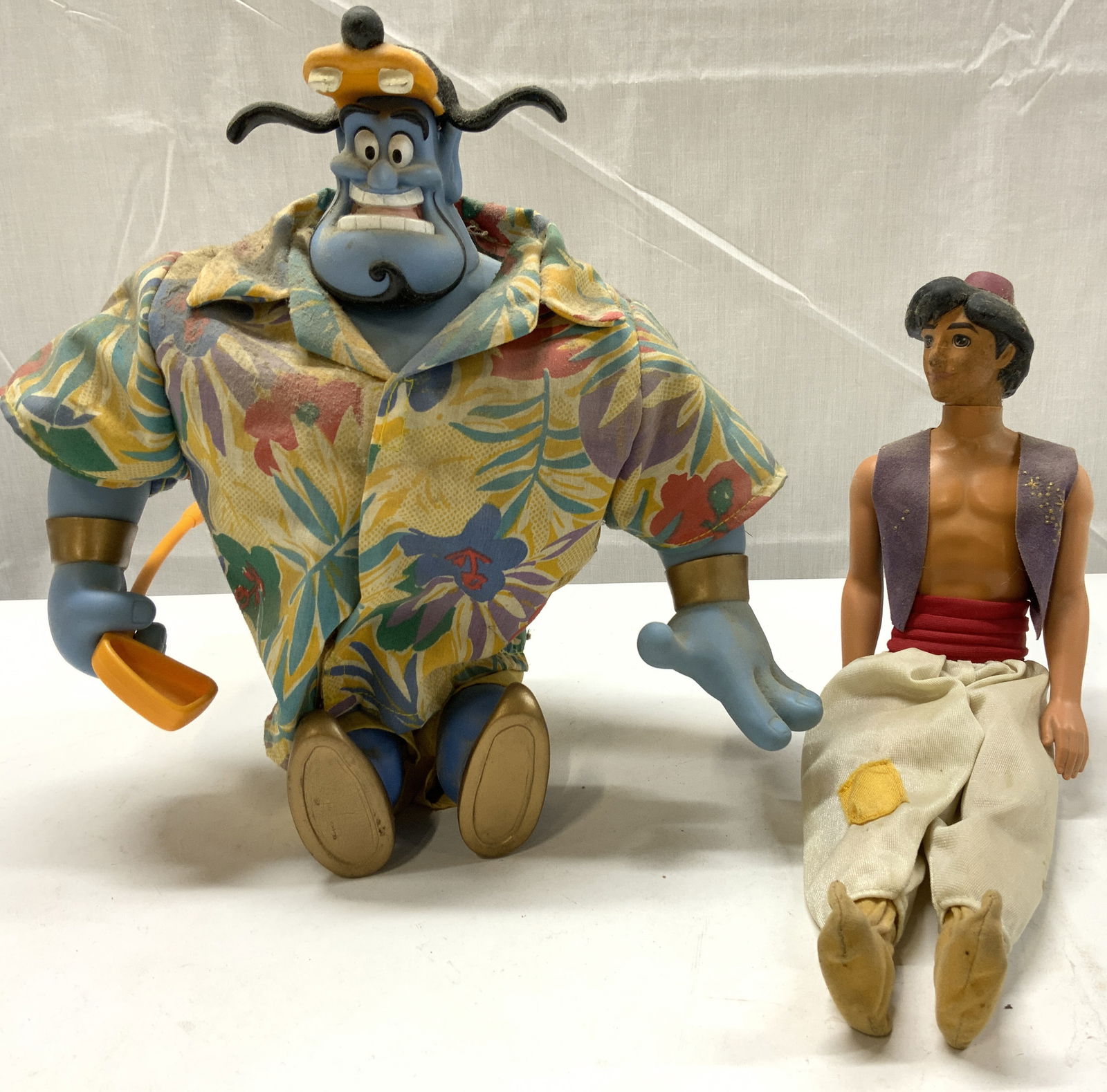 Vntg DISNEY Prince Aladdin&Tourist Genie Figurines (1 of 9)