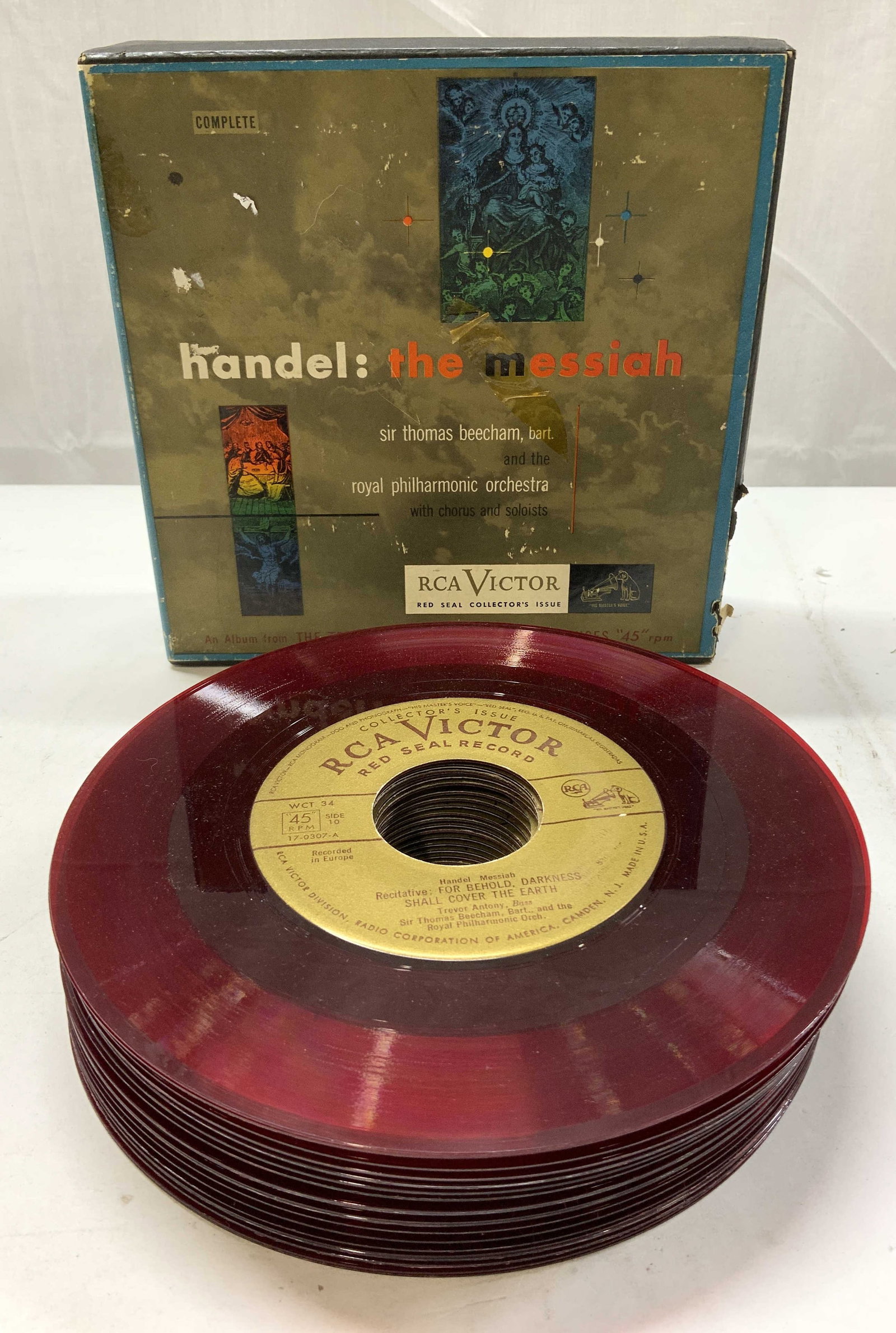 Vntg Vinyl Record Set of Handels Messiah COMPLETE: Vntg Vinyl Record Set of Handels Messiah COMPLETE Handel: The Messiah. Sir Thomas Beechman, Bart. And the Royal Philharmonic Orchestra with chorus and soloists. RCA VICTOR Red Seal Collectors Issue. A