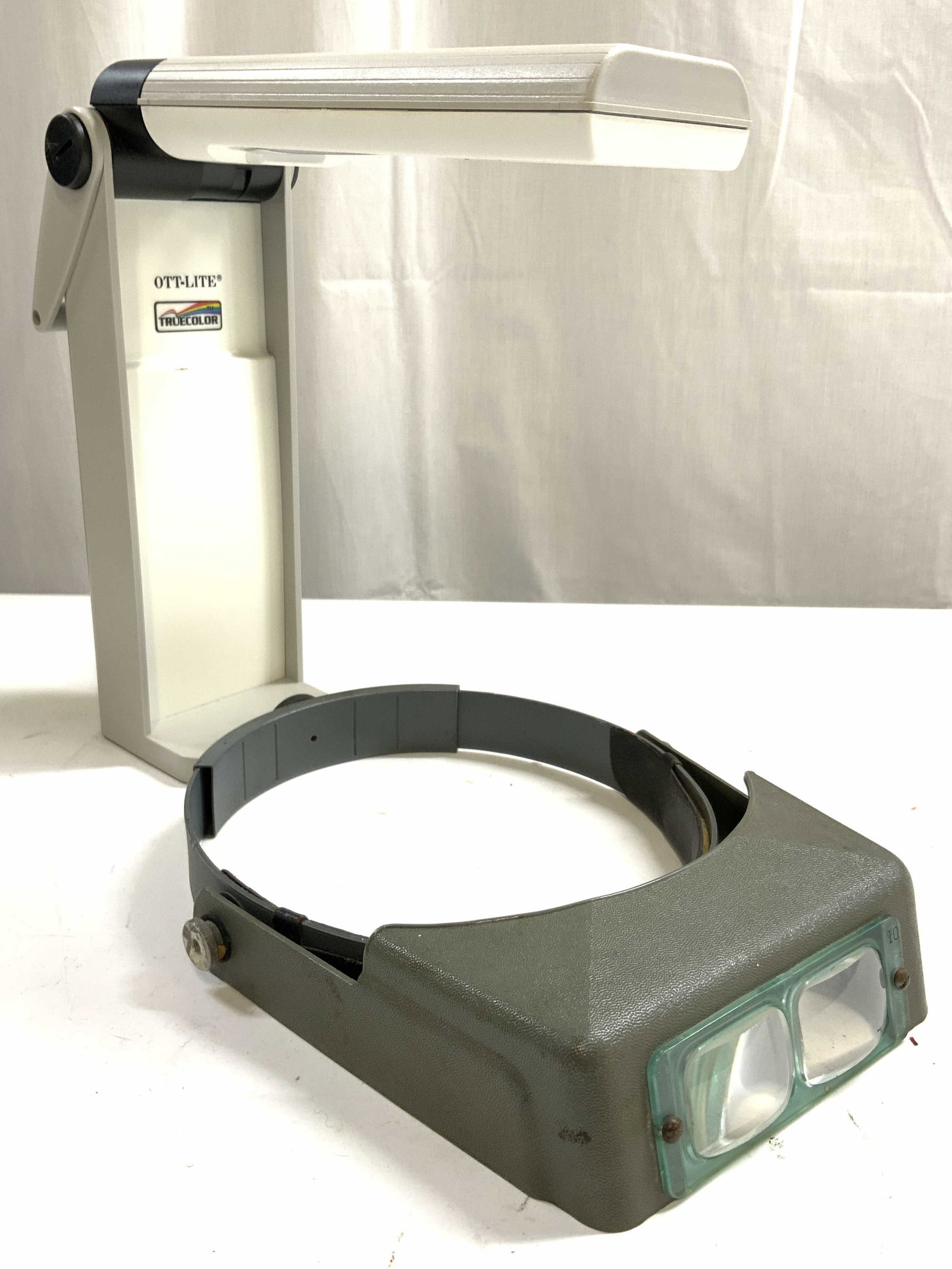 OTTLITE Folding Lamp & Opti Visor (1 of 9)