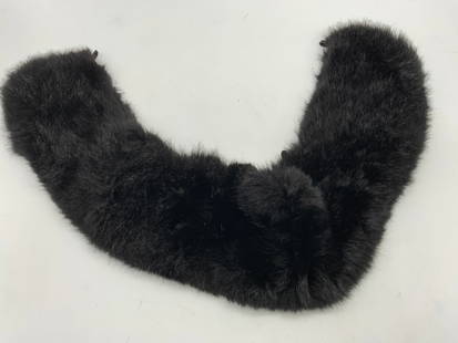 Black Faux Fur Coat Collar: Black Faux Fur Coat Collar Black fur coat collar. Appears to be faux fur. Surface wear consistent age, use & exposure. Measurements: length 23in x width 4in. Fur coat collar, coat collar, faux fur col