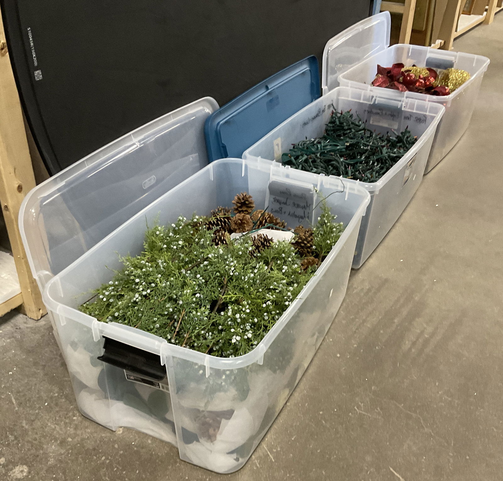 Group Lot 20+ Christmas Holiday Faux Foliage Decor (1 of 7)