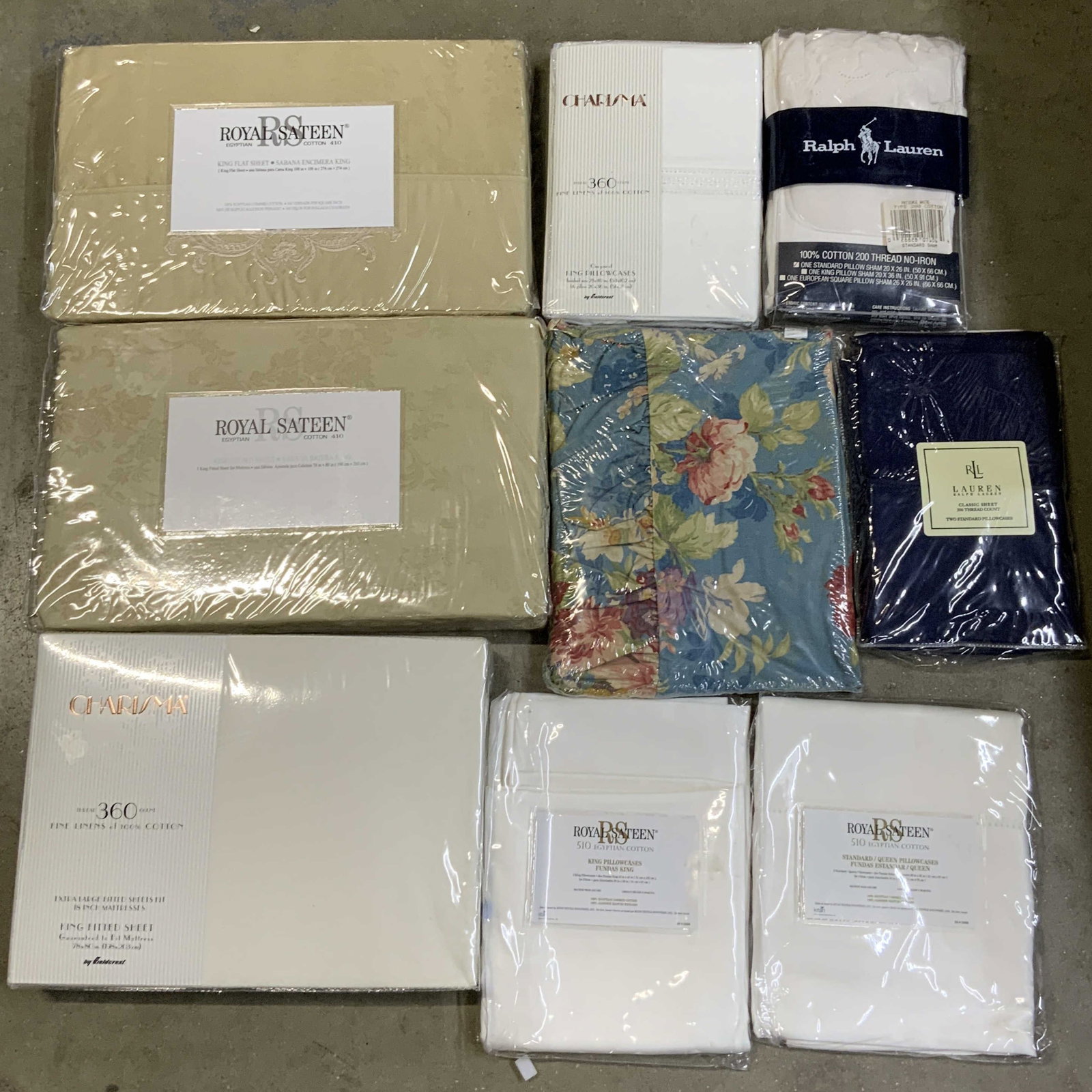 Lot 9+ Pillowcases & Sheets RALPH LAUREN+ NIP: Lot 9+ Pillowcases & Sheets RALPH LAUREN+ NIP Lot includes, pillowcases & fitted sheets. King fitted sheets, king pillowcases, standard pillowcases & queen pillowcases. Brands include Ralph Lauren, Ch