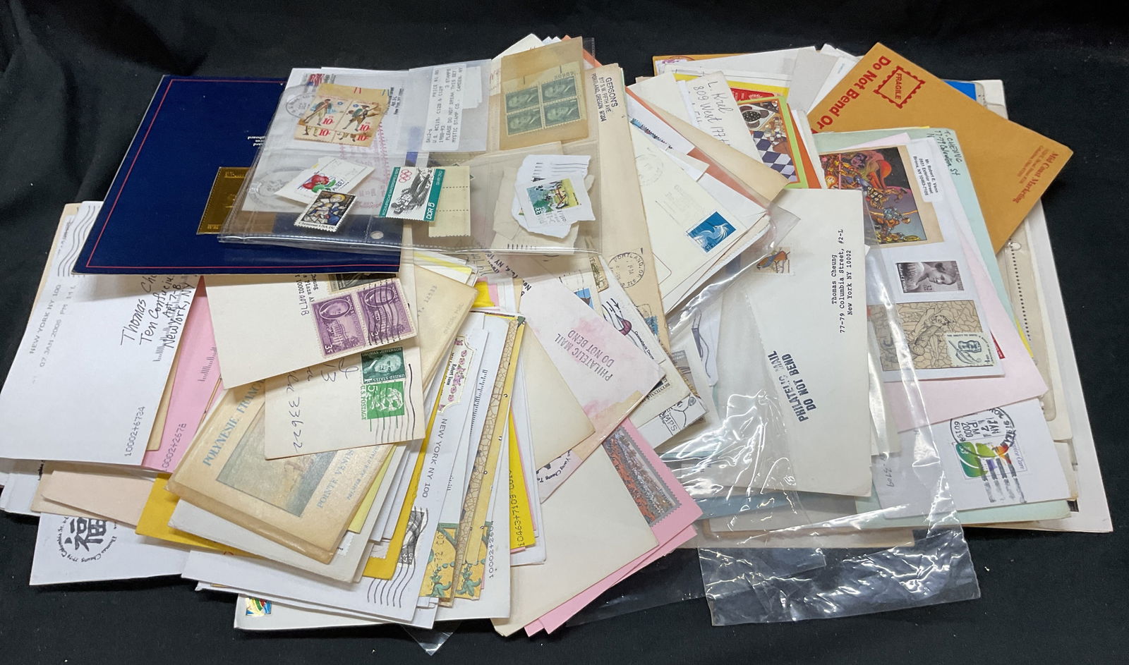 Lot 100+ 1970-current USA Envelopes Stamps: Lot 100+.1970-current USA envelopes and stamps. 100+ black & white, colored printed Envelopes and stamps. Stamps included on each envelope. Envelopes feature images of museums, buildings, trains, peop