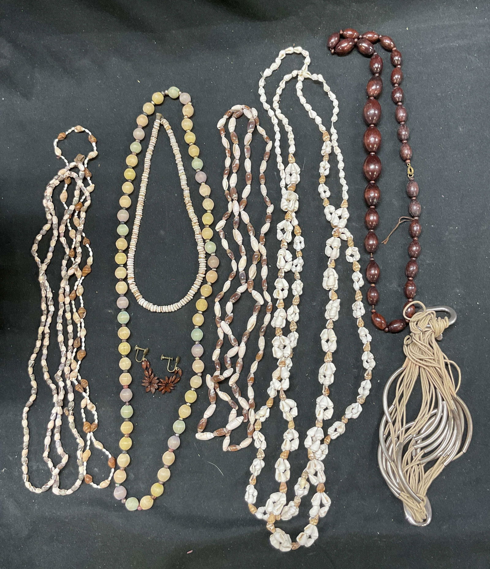 Lot 12 Vtg Small Sea Shell Beaded Necklaces (1 of 7)