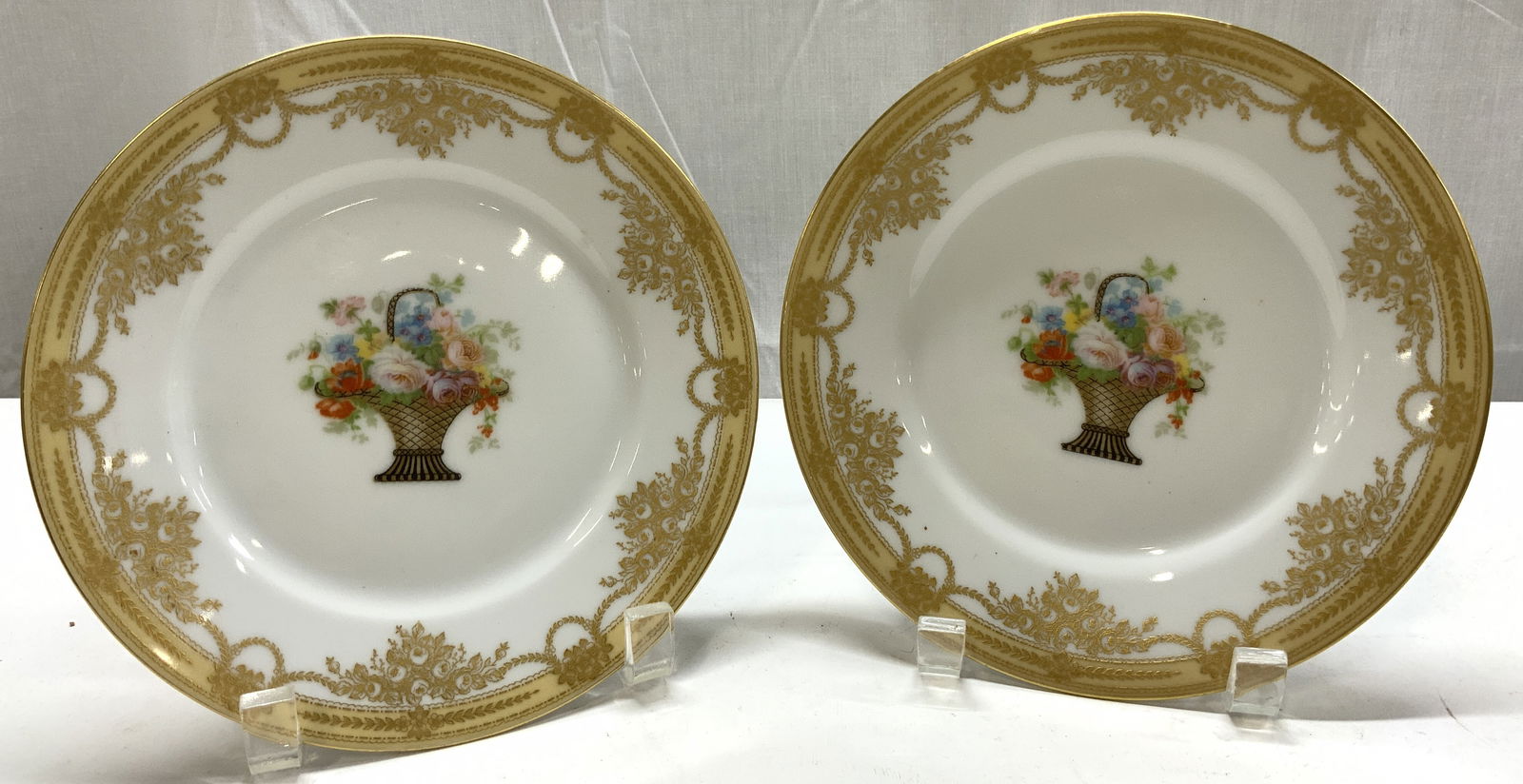 2 HUTSCHENREUTHER Gold-Encrusted Floral Plates (1 of 6)