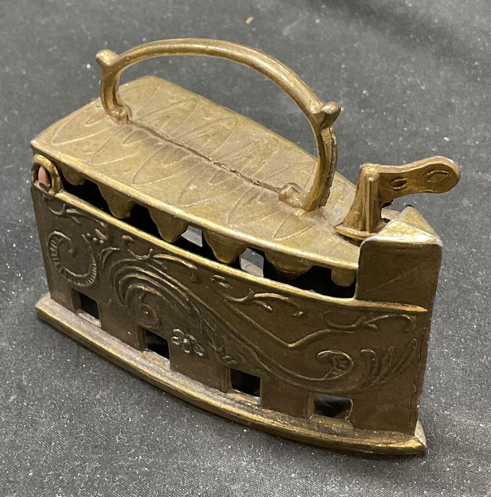 Vtg Victorian Brass Coal Iron w Lid Handle (1 of 7)