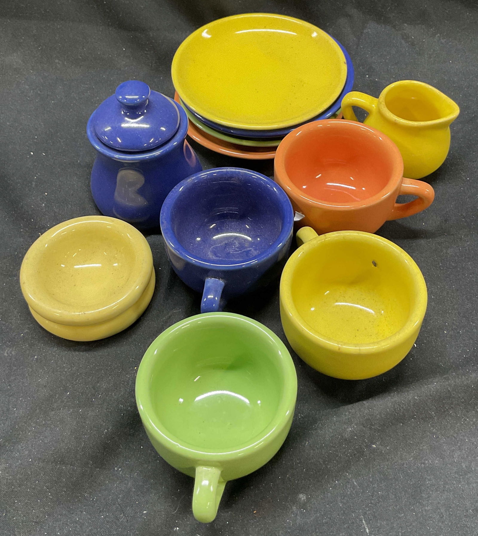 Set 11 Vtg Schlling Hall Childrens Ceramic Teaset (1 of 6)