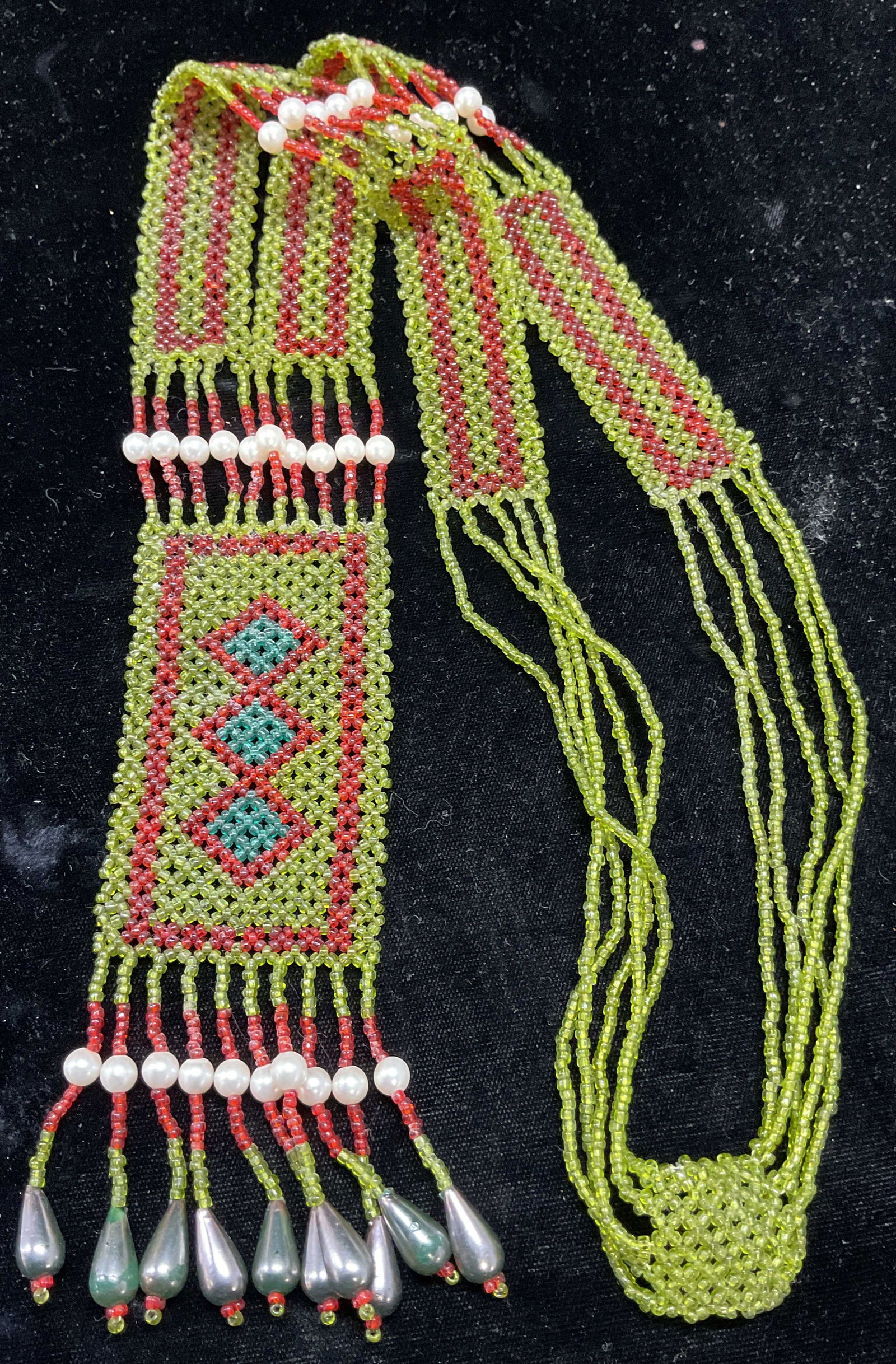 Handmade Green Red Mesh Beaded Necklace (1 of 6)