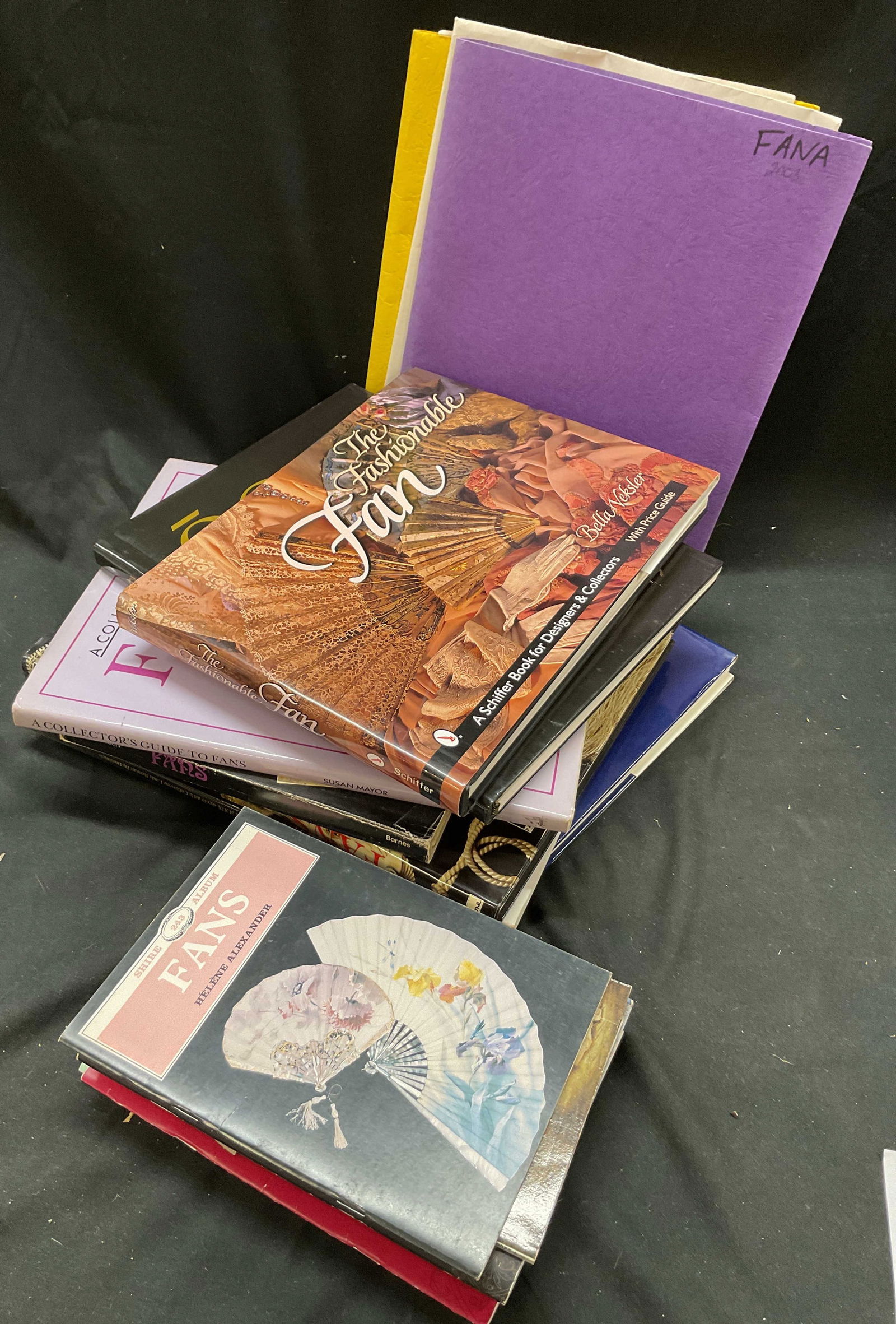 Lot 22 Fans Books, Pamphlets, Folders (1 of 17)