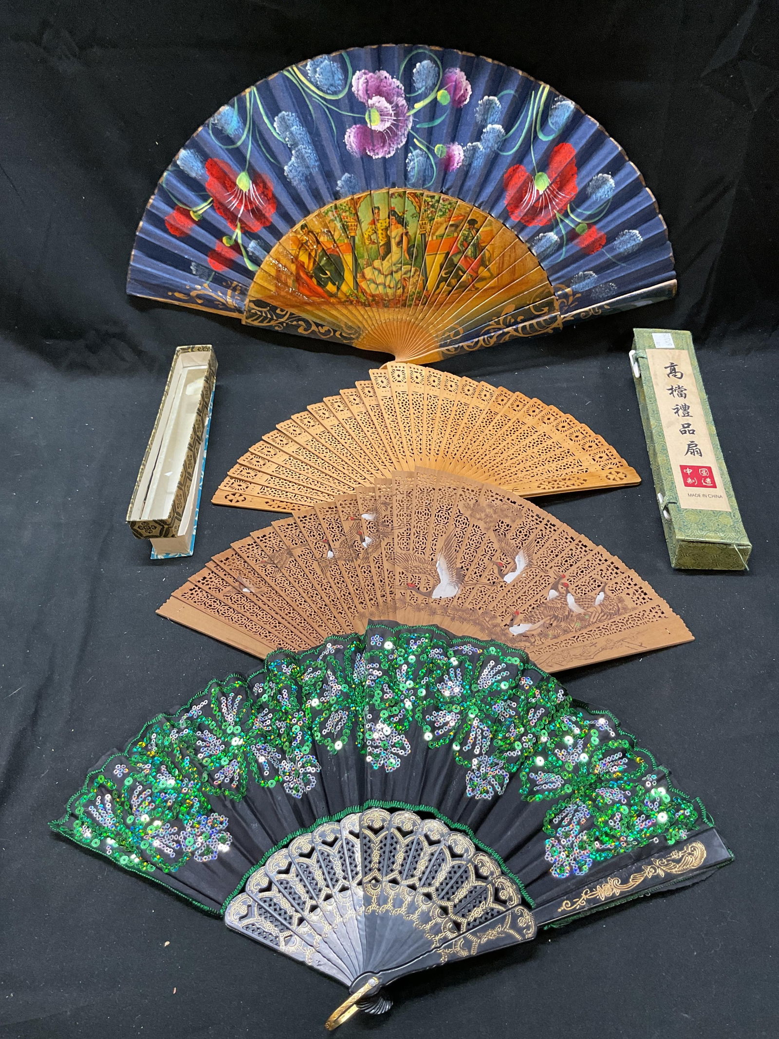 Lot 4 Vtg Decorative Handheld Fans (1 of 10)
