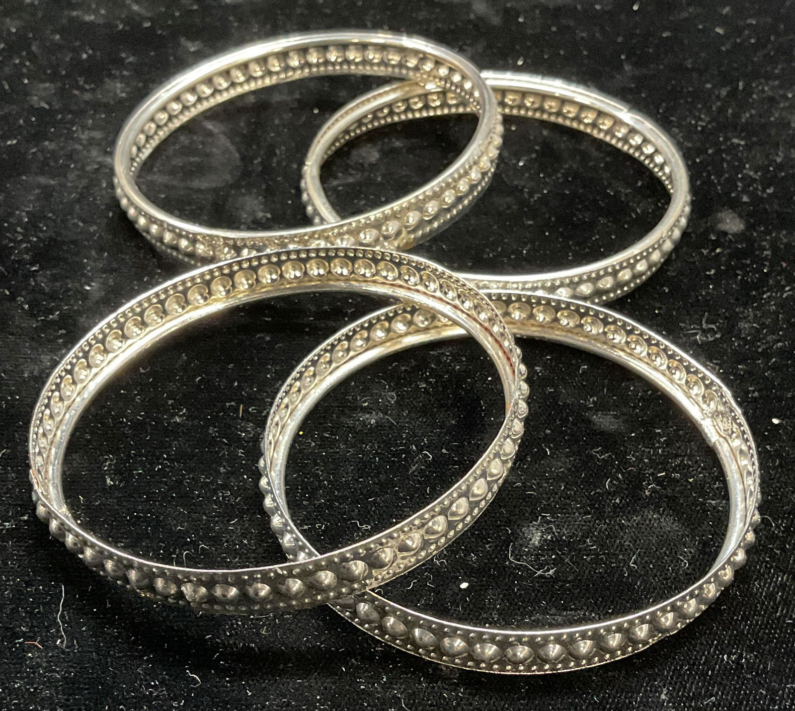 Set 4 Vintage Silver Tone Bangle Bracelets (1 of 6)