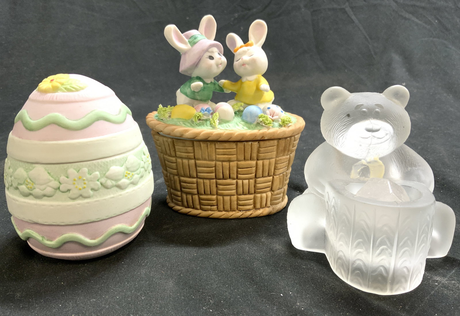 Lot 3 Porcelain & Glass Animal Trinket Boxes (1 of 9)