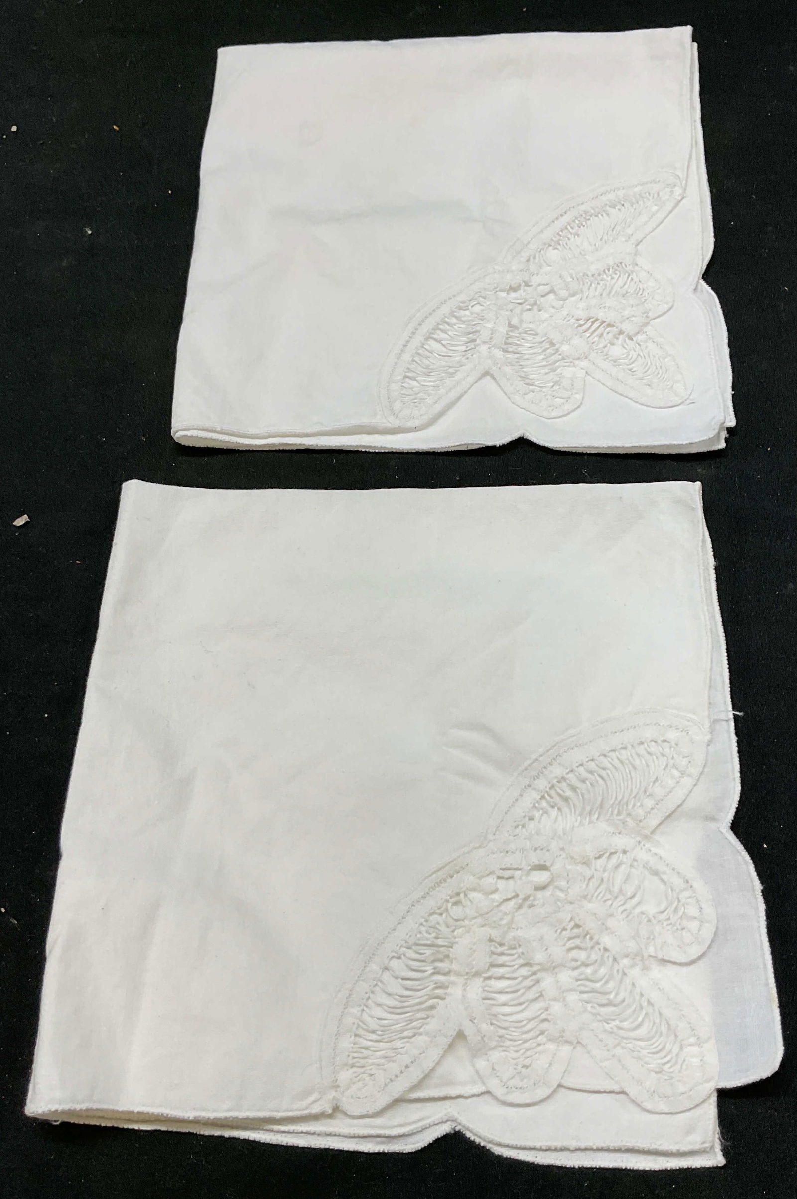 Set 2 White Table Linen Floral Hand Napkins (1 of 6)