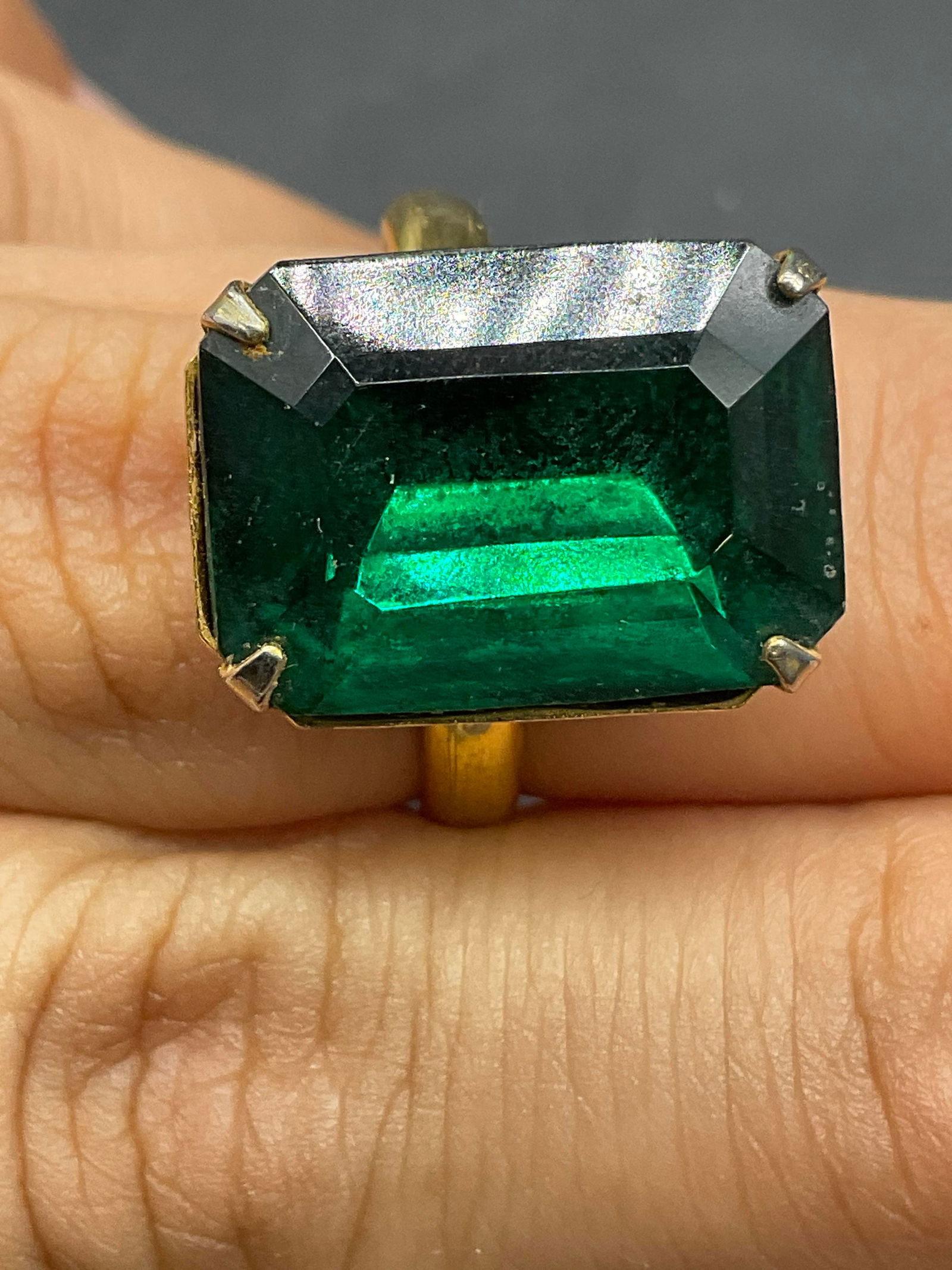 Vintage Faceted Green Crystal Solitaire Ring (1 of 9)