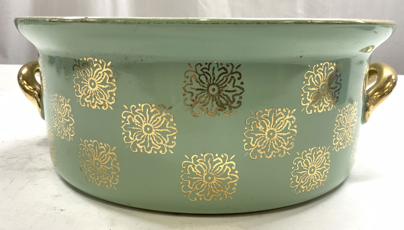 HALLS Porcelain Serving Dish W Handles (1 of 7)