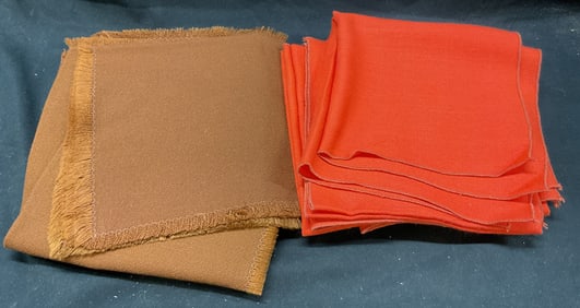 Lot 16 Orange & Brown Table Linens