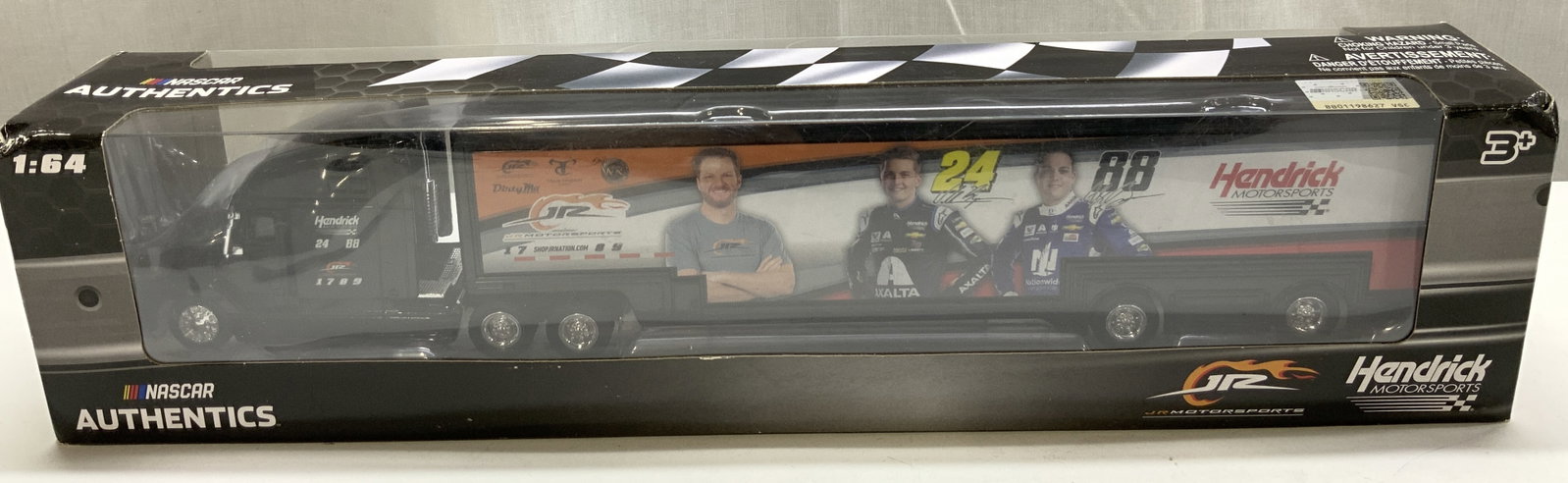 2019 LIONEL NASCAR #24 & #88 1:64 Die-Cast Hauler: 2019 LIONEL NASCAR #24 & #88 1:64 Die-Cast Hauler Item is a LIONEL NASCAR AUTHENTICS 1:64 scale hauler featuring Hendrick MOTORSPORTS & the #88 cape, associated with Dale Earnhardt Jr. Reads 2019 JRM 