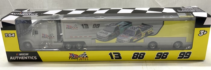 2020 NASCAR ThorSport 1:64 Die-Cast Hauler W Box