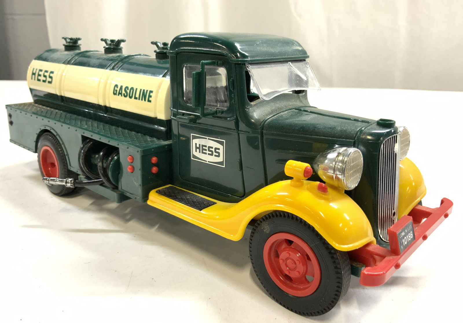 HESS Collectible Vntg Toy GAS Truck (1 of 7)