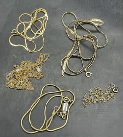 Lot 5 Vintage Gold Tone Metal Necklaces & Chains