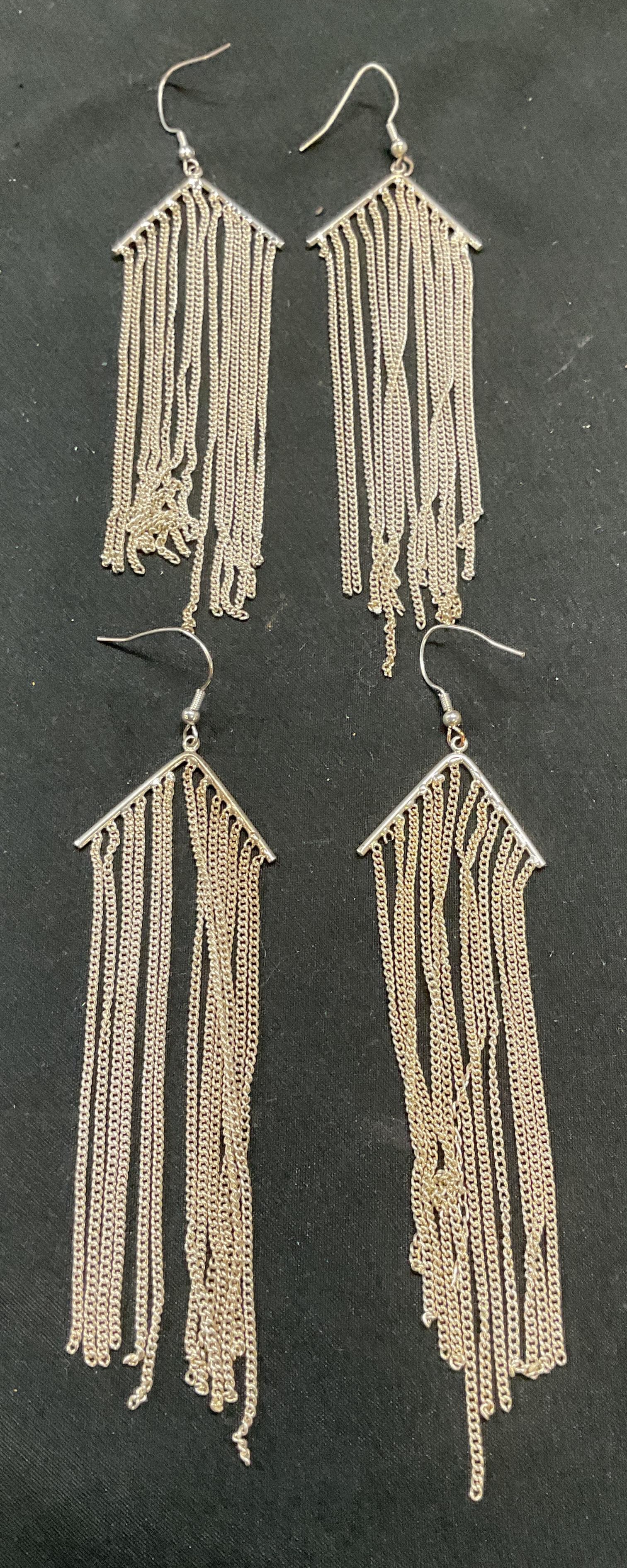 Lot 2 Sliver Tone Chain Dangle Earrings (1 of 6)