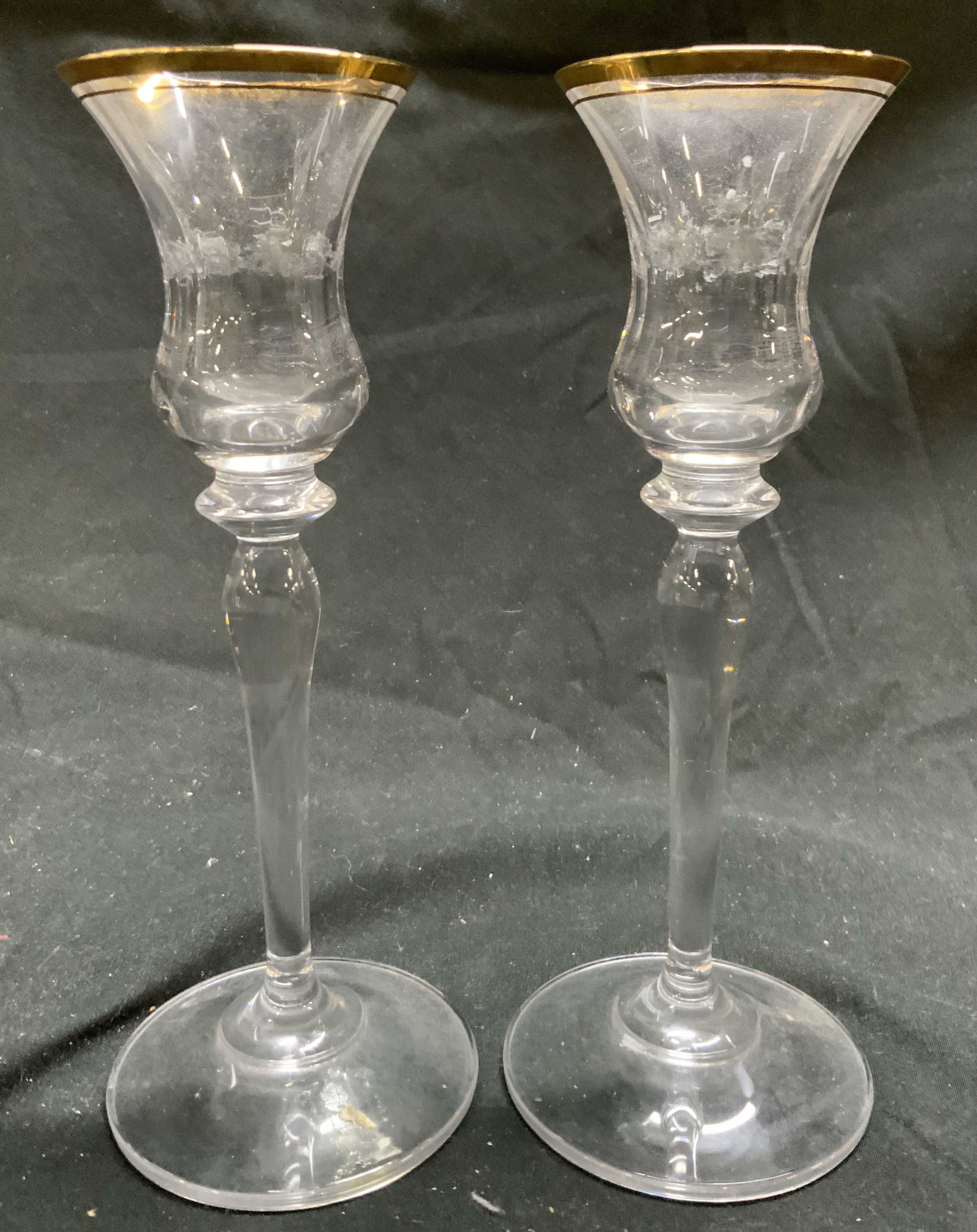 MIKASA JAMESTOWN Pr Art Gls Candlesticks: Candlesticks appear to be MIKASA JAMESTOWN (no apparent markings). Lot includes 2 candlesticks. Each appear to be glass possibly crystal. Candlesticks each have gilt rims. Bases have circular forms. C