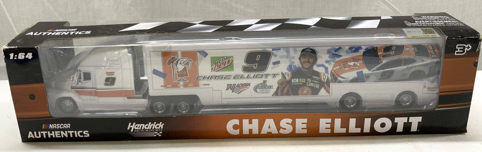 2019 NASCAR Chase Elliott 1:64 Die-Cast Hauler (1 of 7)