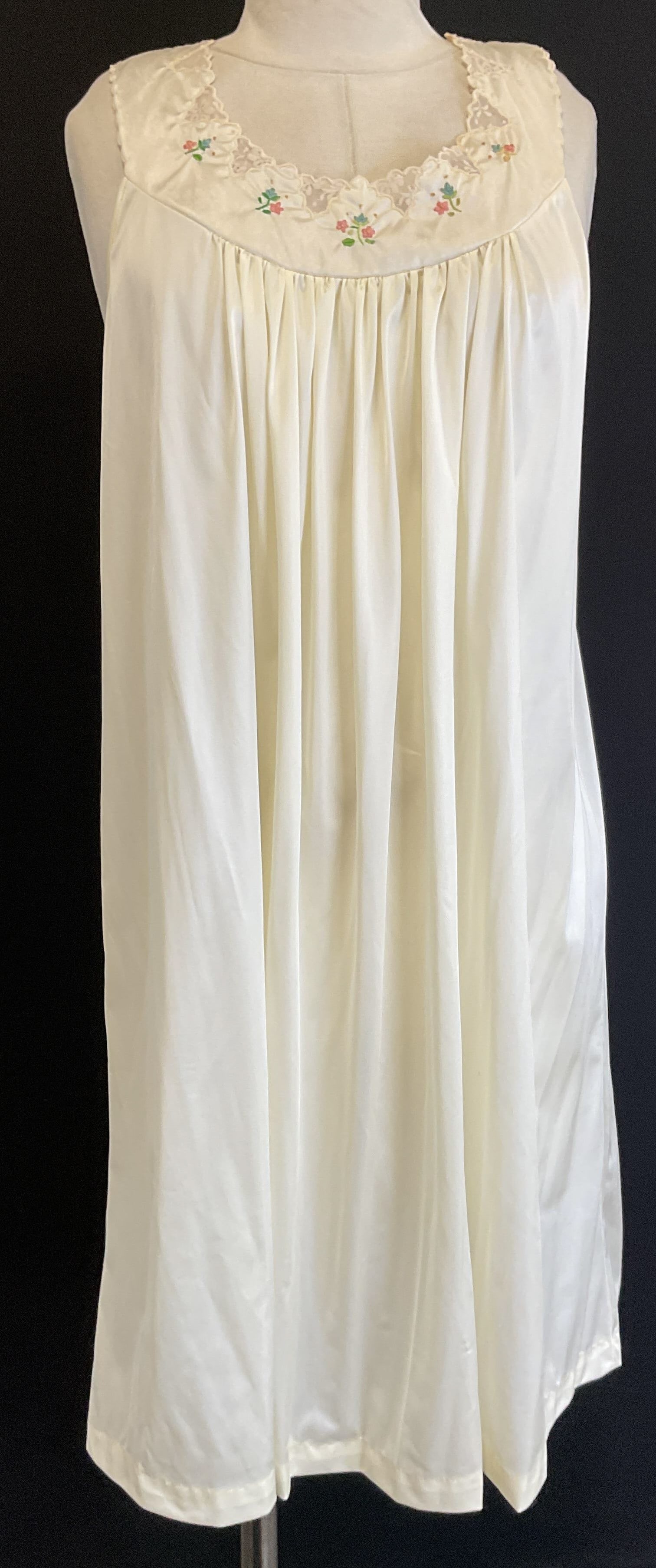 Vtg Windy Rose Nylon Embroidered Cream Sleep Dress: Vintage Windy Rose nylon embroidered cream sleep dress. Lord and Taylor. Sleepwear slip dress. Lace and hand embroidered collar design. Made in Philippines. Size L. 100% nylon. Some discoloration, sta