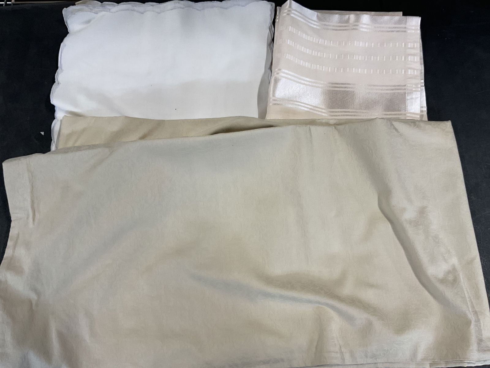 Lot 10 Waterford Polyester Linen Bed Coverlet (1 of 6)