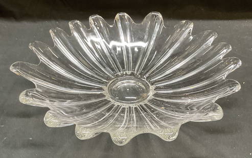 Vintage Art Glass Flower Motif Bowl: Vintage art glass flower motif bowl with scalloped rim. Thick walled glass, piece has weight. Measures approx 11.5 x 3 inches. Some scratching observed. Art glass bowl, flower bowl, vintage bowl. Tabl