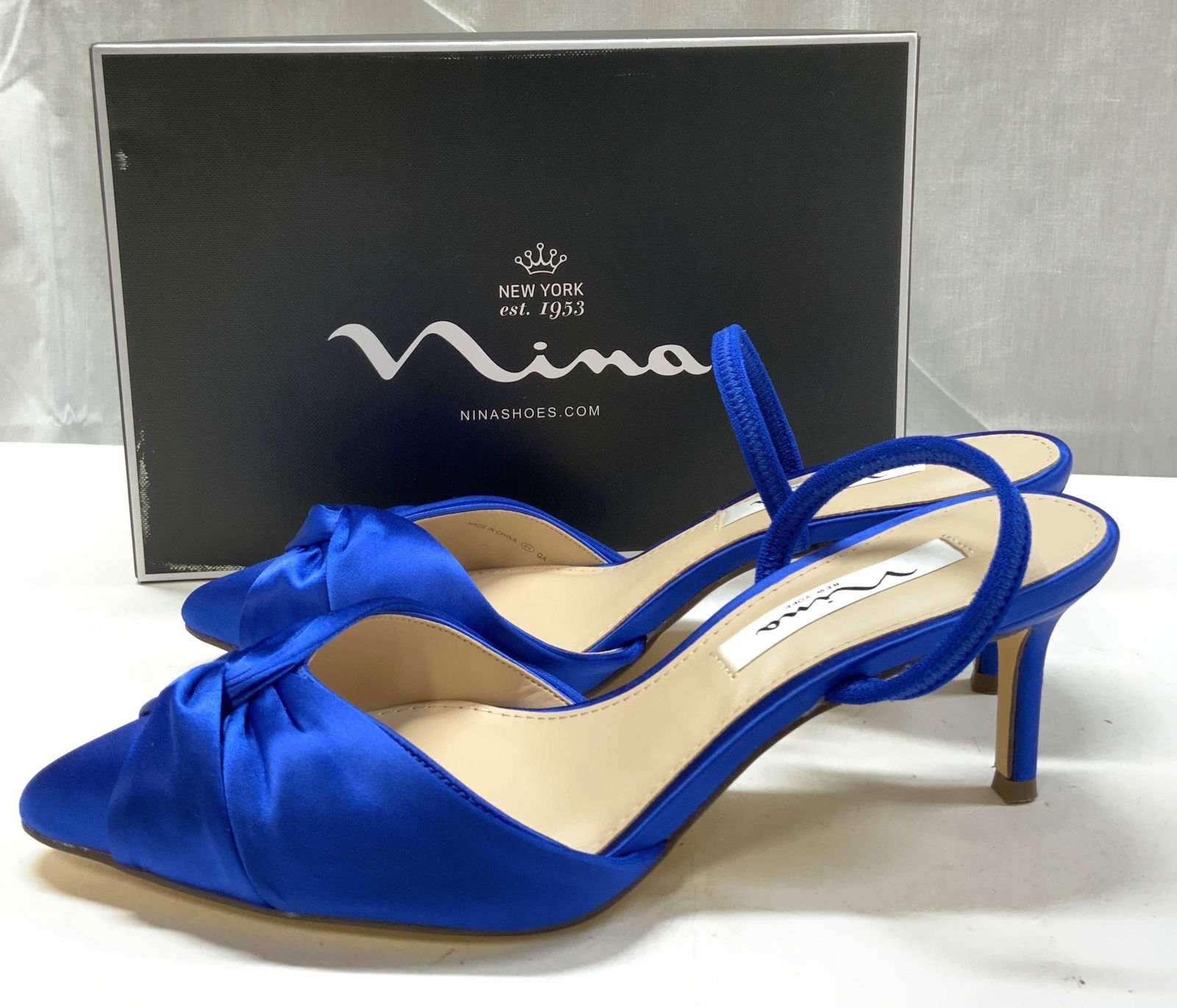 NINA Nemera Electric Blue Pointed Toe Pump NIB (1 of 7)