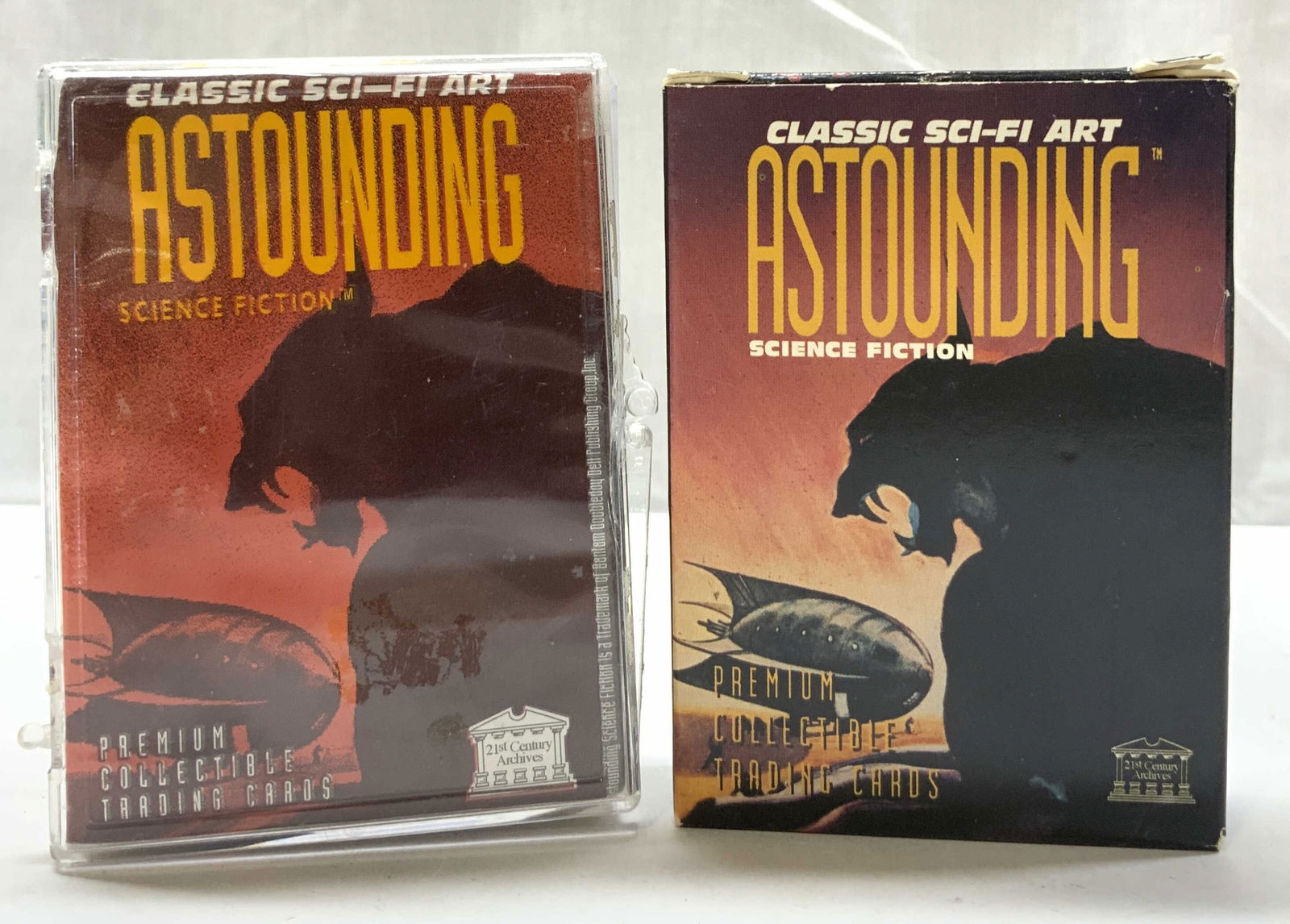 Lot 30+ Astounding Science Fiction Trading Cards (1 of 8)