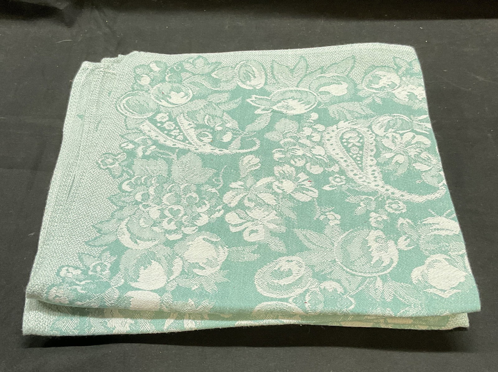 Set 8 Blue Paisley Fruit Print Napkins: Set of 8 blue paisley and fruit print napkins. Feels like cotton. Measure approx 20 x 20 inches. All pieces have some wear including blemishes. Paisley napkin, fruit napkin, blue napkin, table decor, 