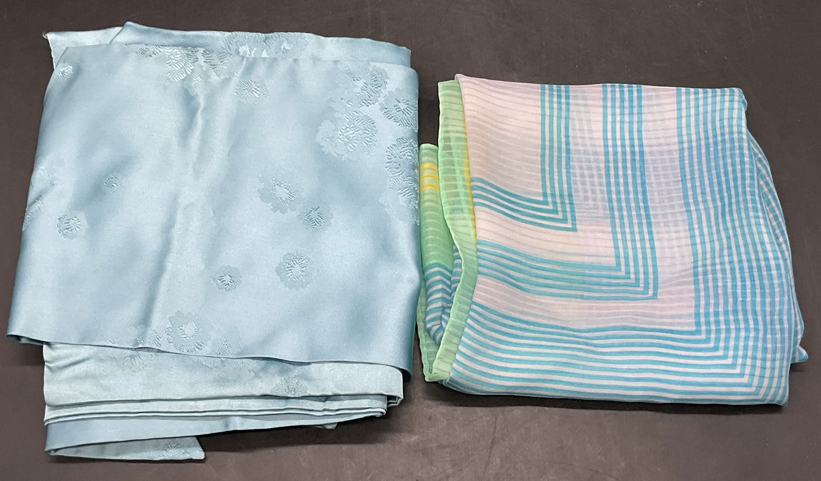 Lot 3 Vintage Blue Patterned Scarves / Accessories (1 of 6)