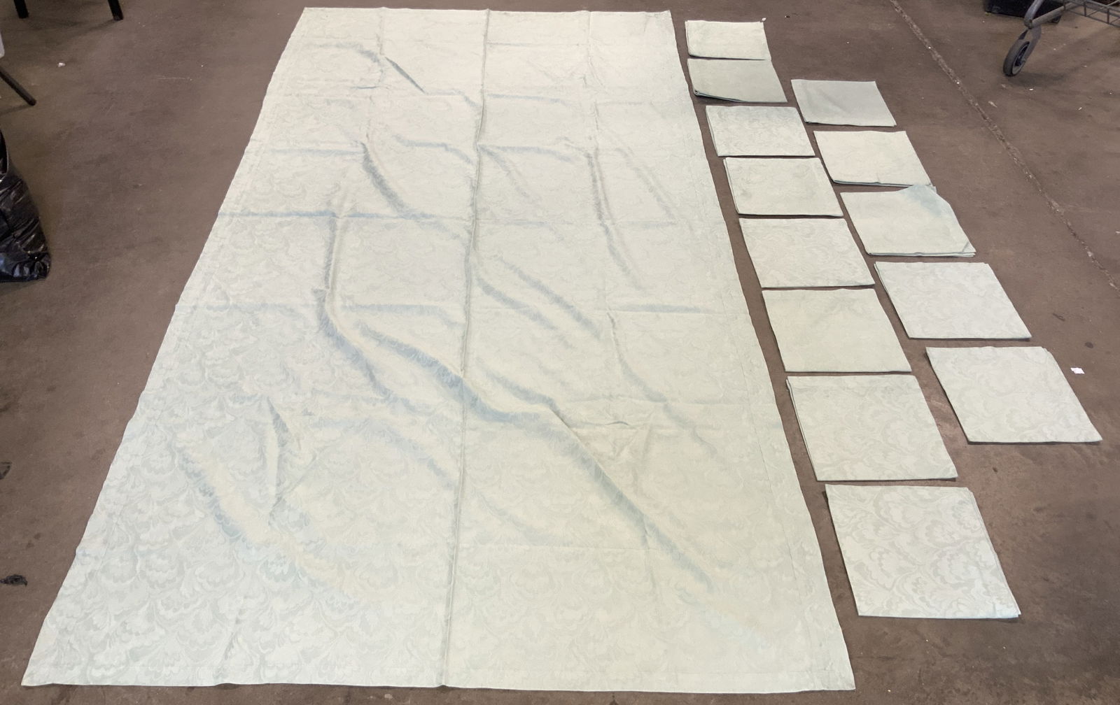 Set 14 Vtg Green Jacquard Napkins Table Cloth (1 of 6)