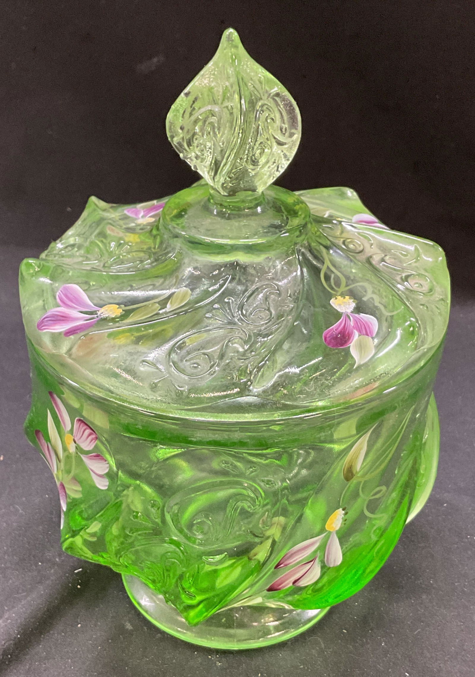 Vtg Fenton Art Glass Green Paisley Candy Dish (1 of 7)